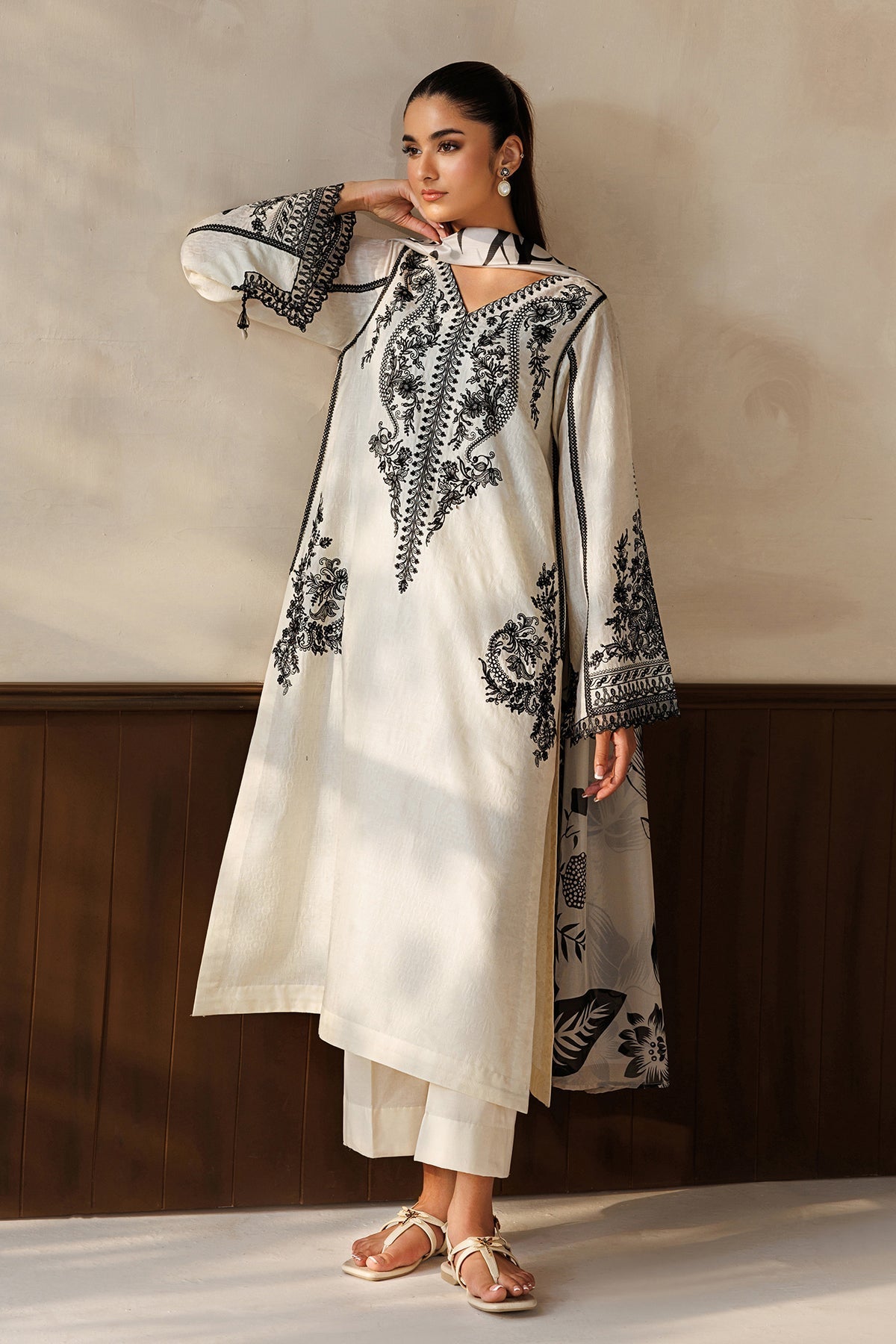 EMBROIDERED JACQUARD PR-1368