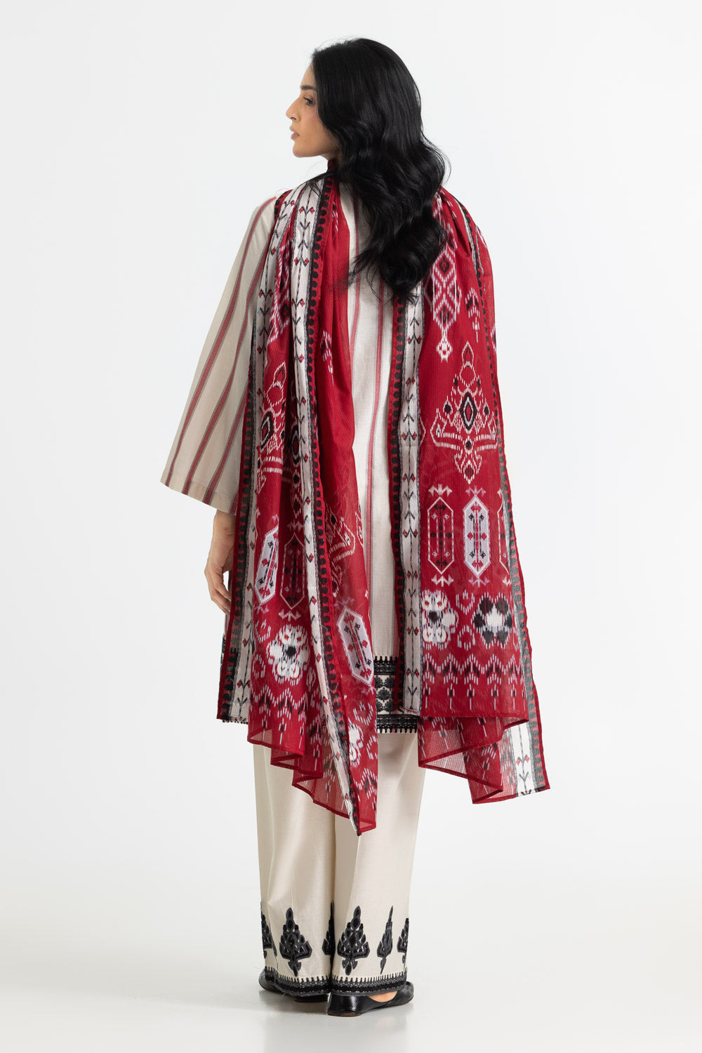 3PC Jacquard Embroidered Suit With Denting Lawn Printed Dupatta