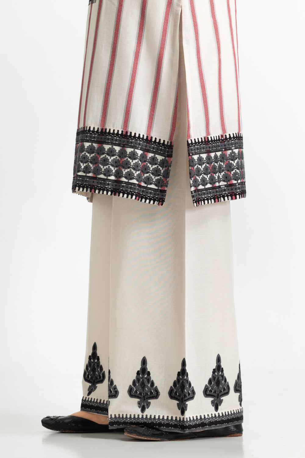 3PC Jacquard Embroidered Suit With Denting Lawn Printed Dupatta