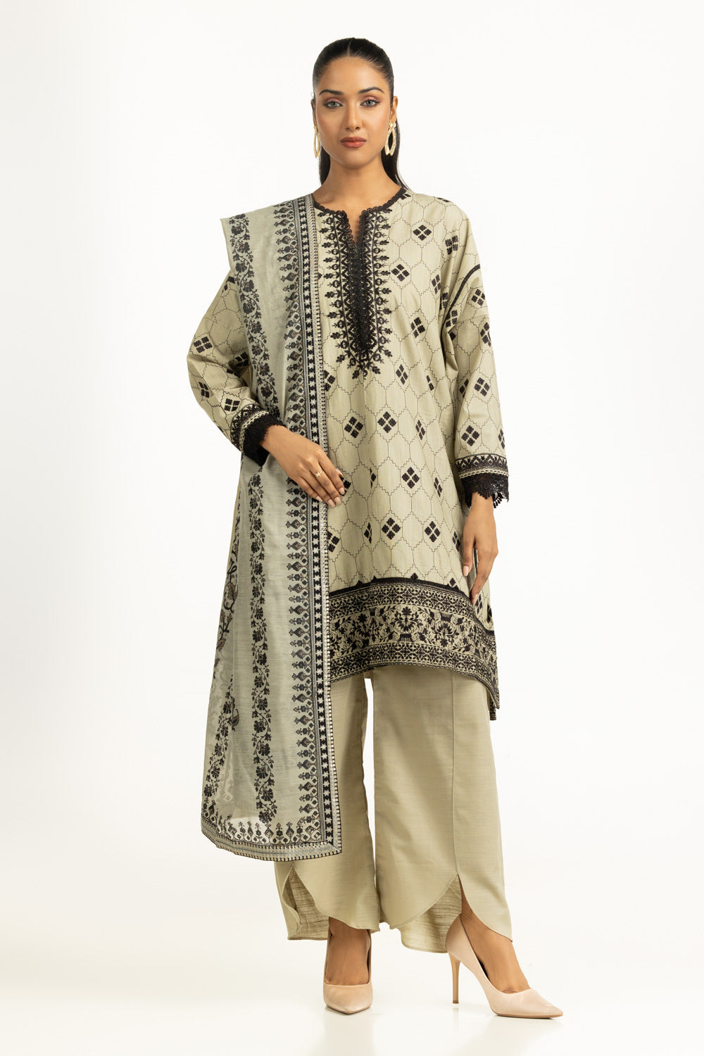 3PC Khaddar Embroidered Suit