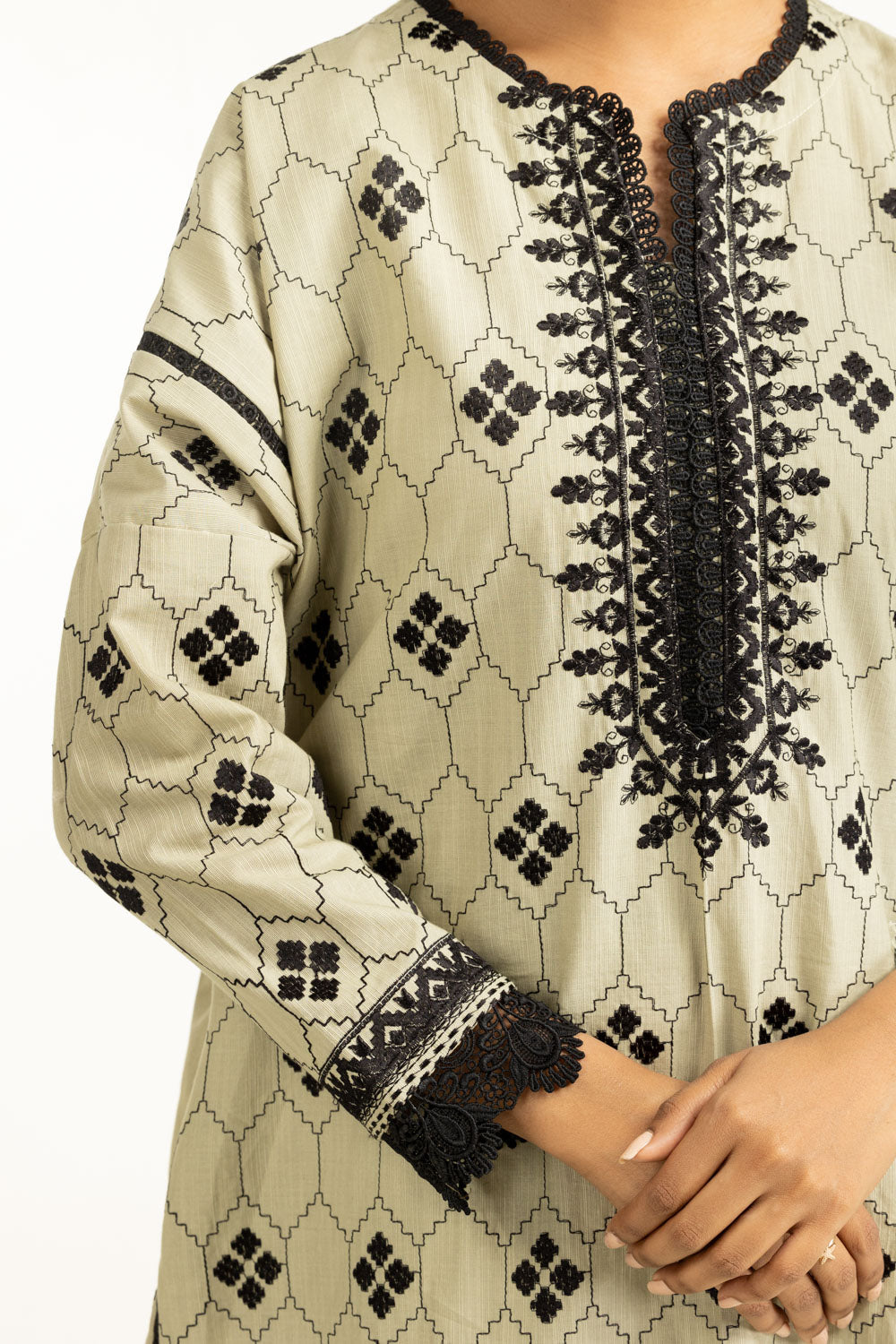 3PC Khaddar Embroidered Suit