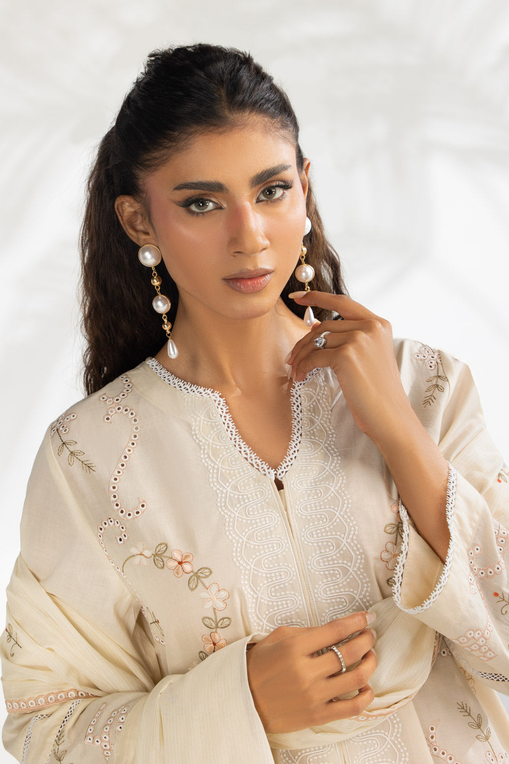 3PC Lawn Embroidered Suit