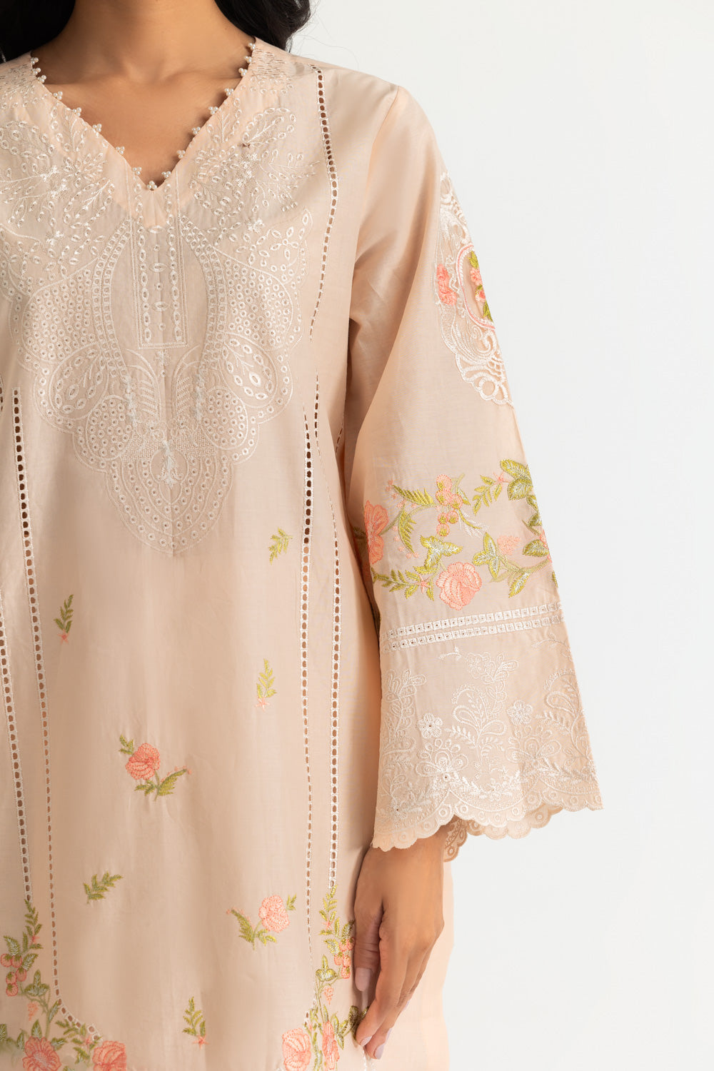 3PC Lawn Embroidered Suit With Chiffon Embroidered Dupatta