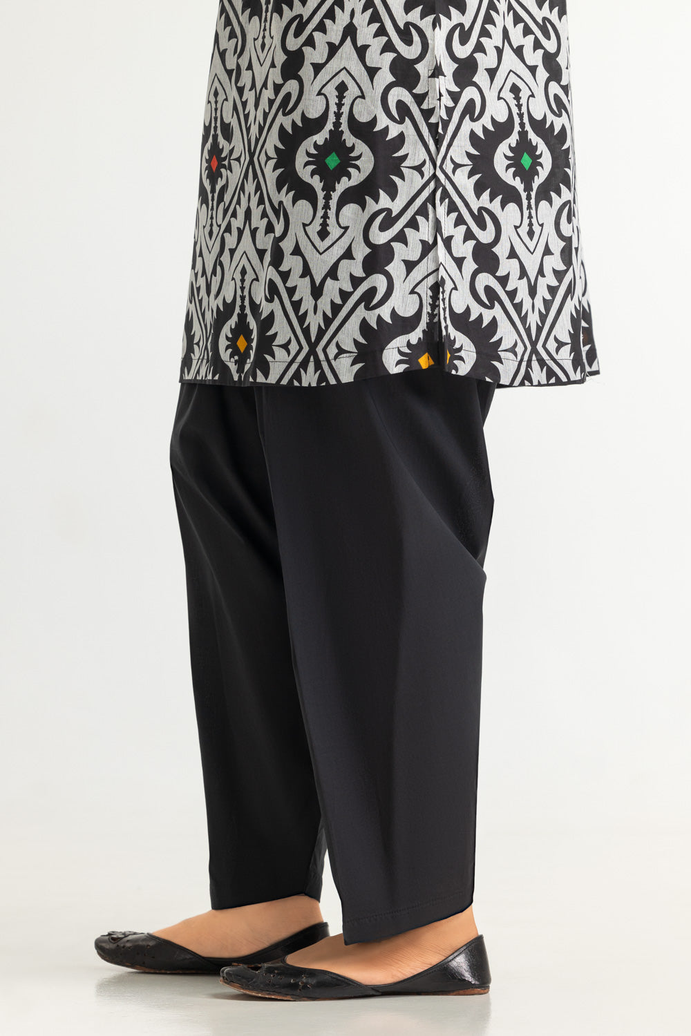 3PC Lawn Printed Suit With Embroidered