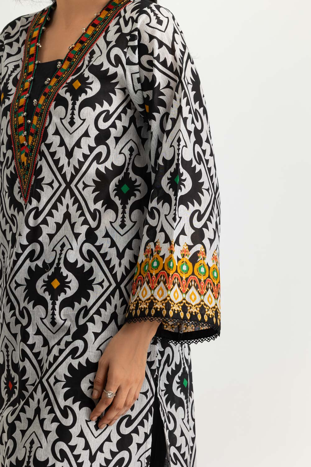 3PC Lawn Printed Suit With Embroidered