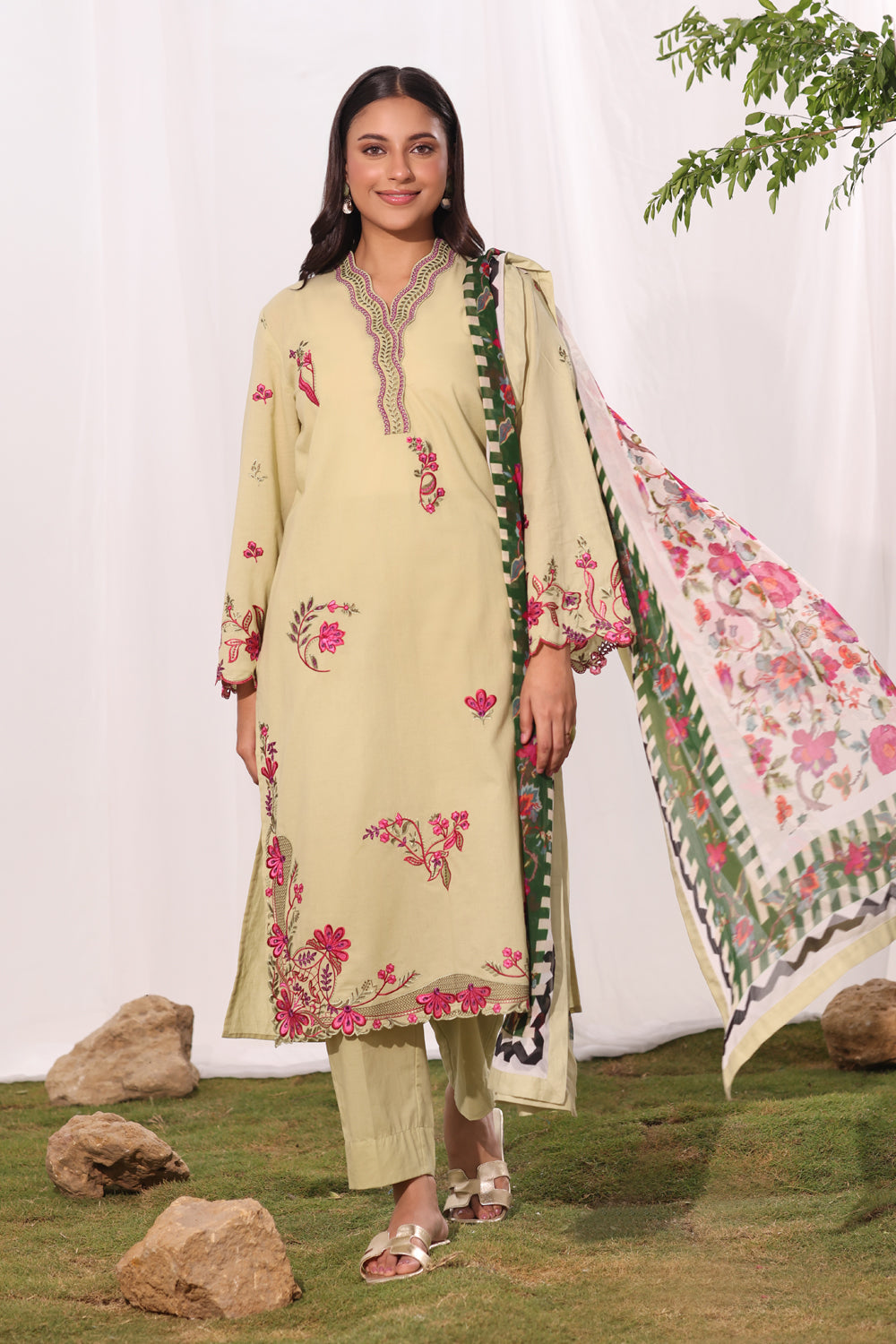 3Pc Cambric Embroidered Suit