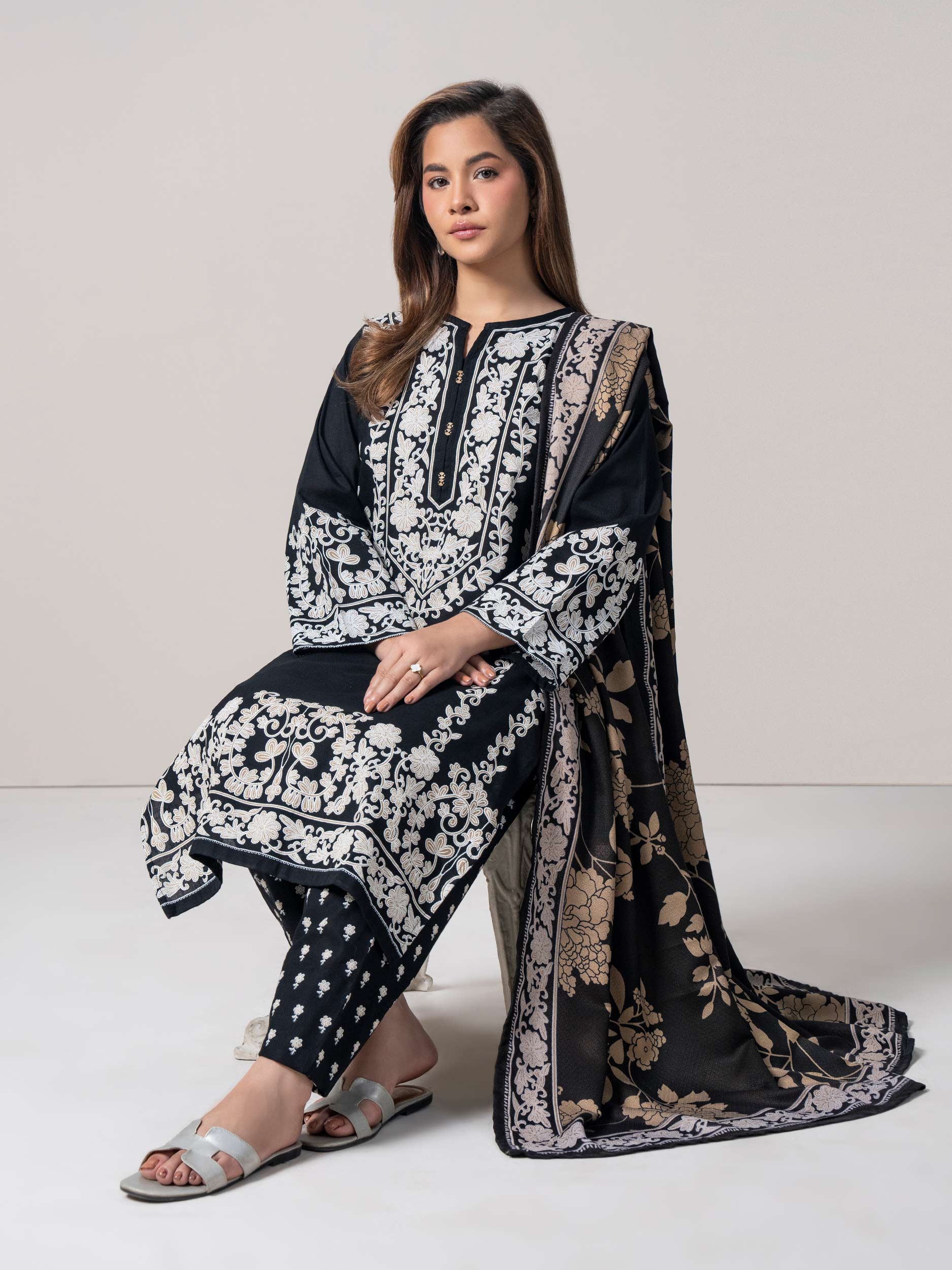 3 Piece Khaddar Suit (Pret)