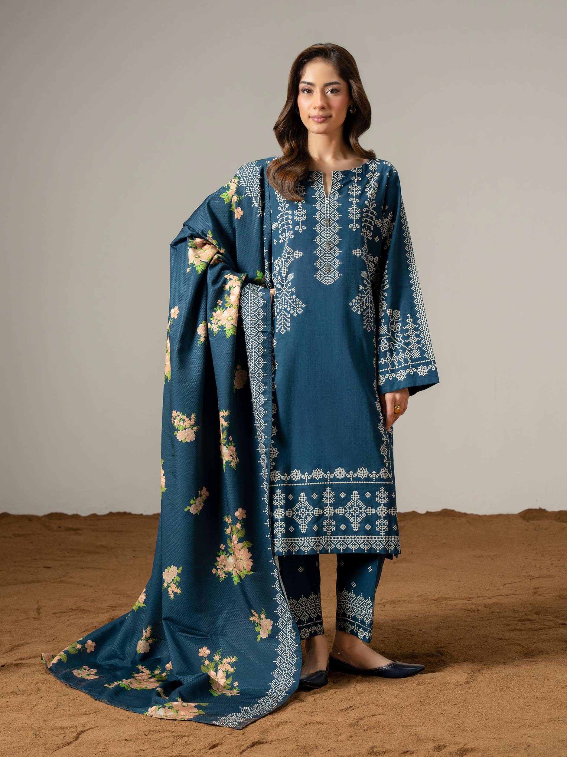 3 Piece Khaddar Suit (Pret)