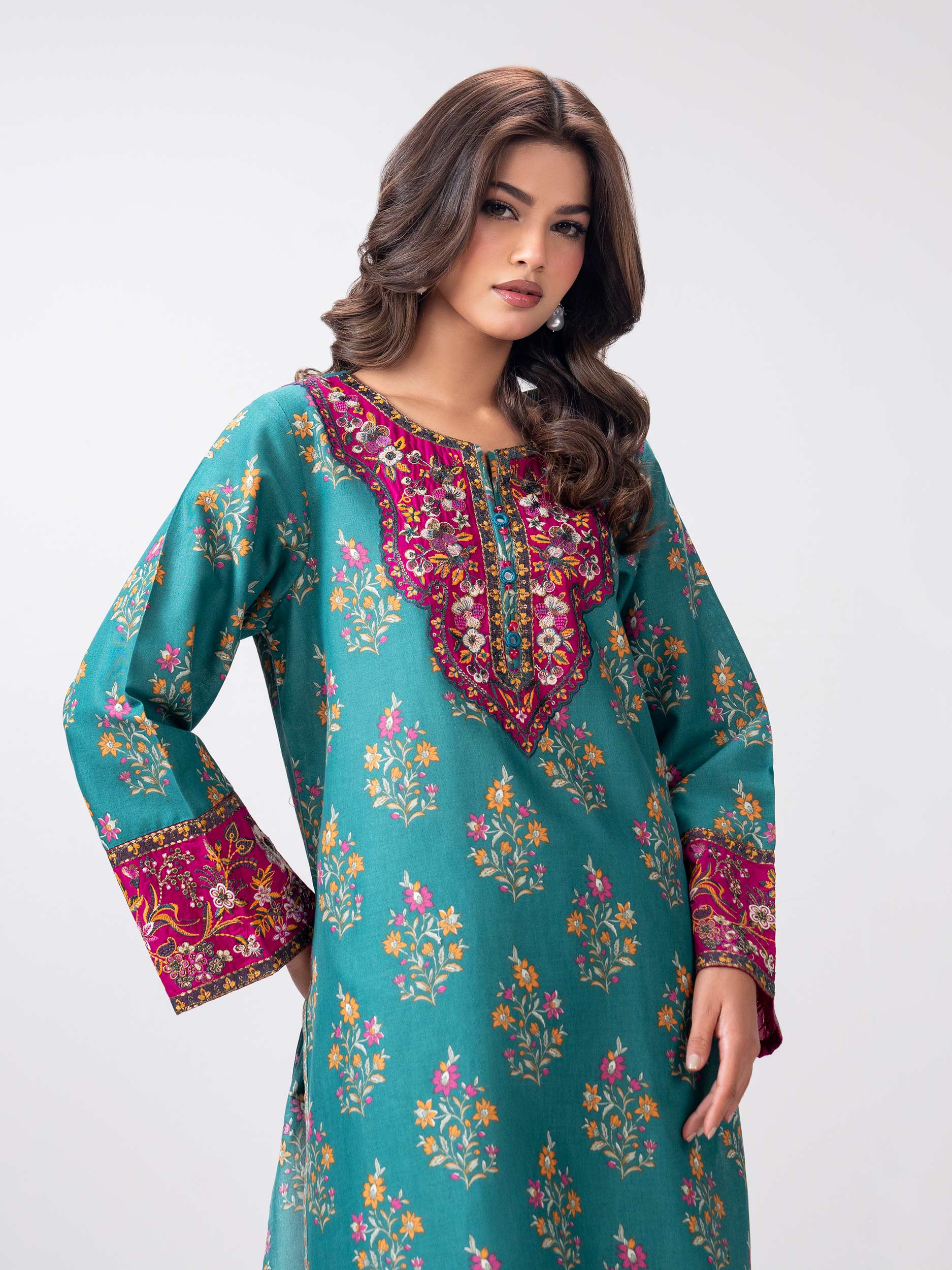 2 Piece Khaddar Suit- Embroidered (Pret)