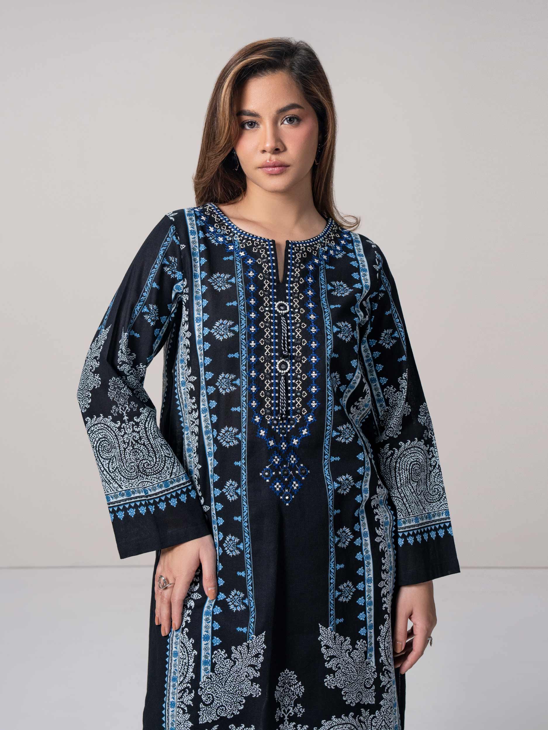 2 Piece Khaddar Suit- Embroidered (Pret)
