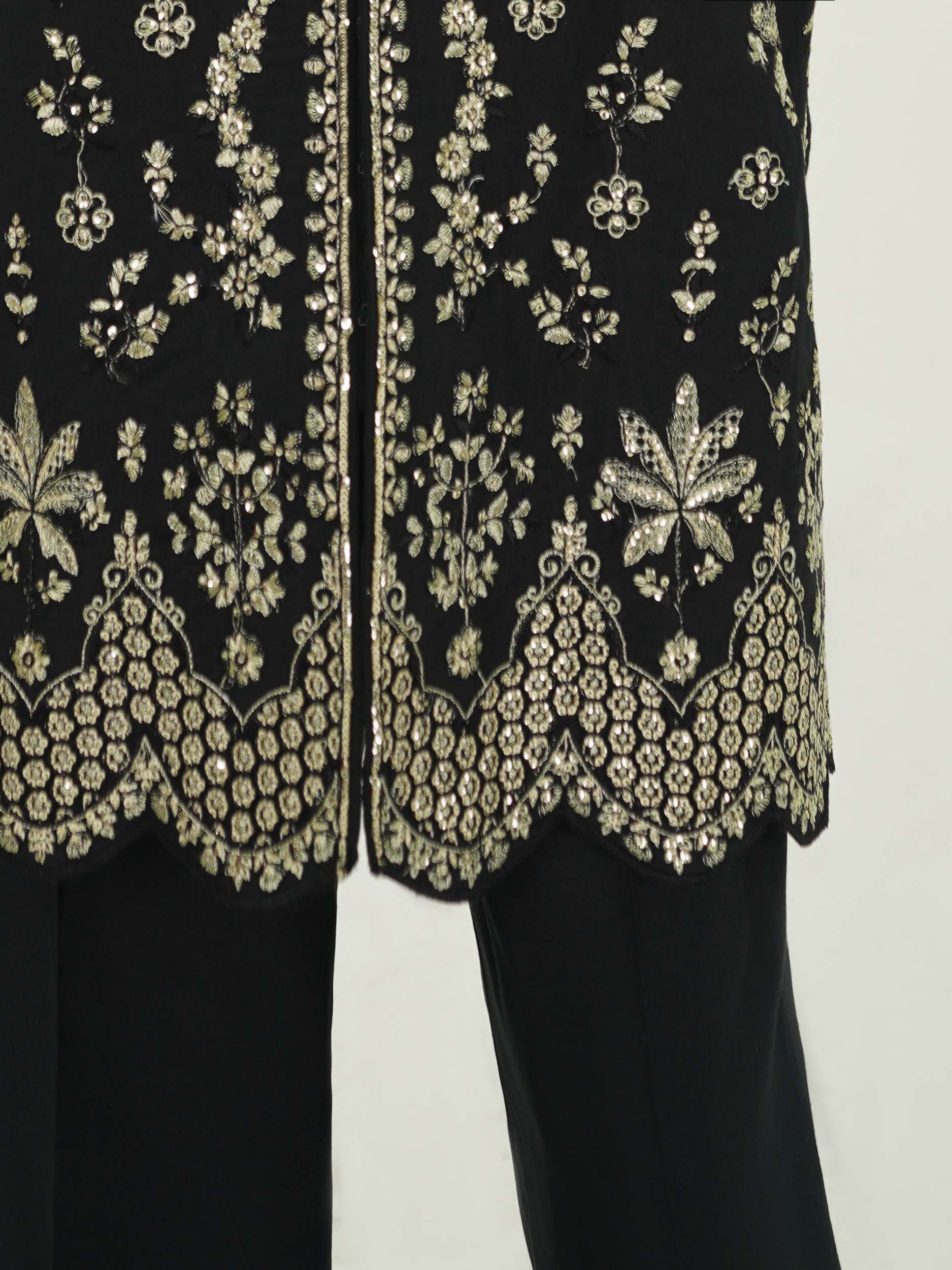 2 Piece Khaddi Silk Suit-Embroidered (Pret)