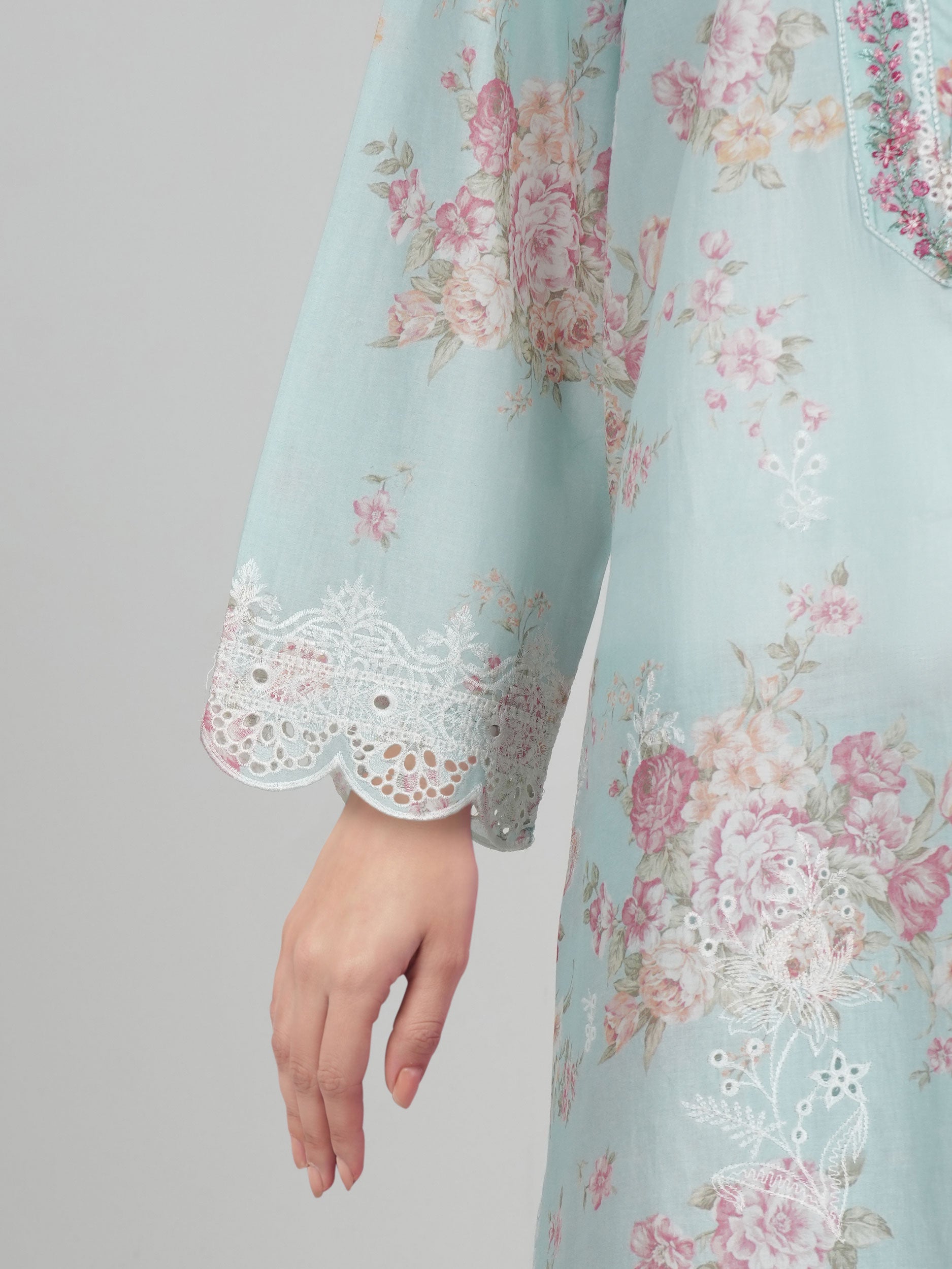 3 Piece Lawn Suit- Embroidered (Pret)