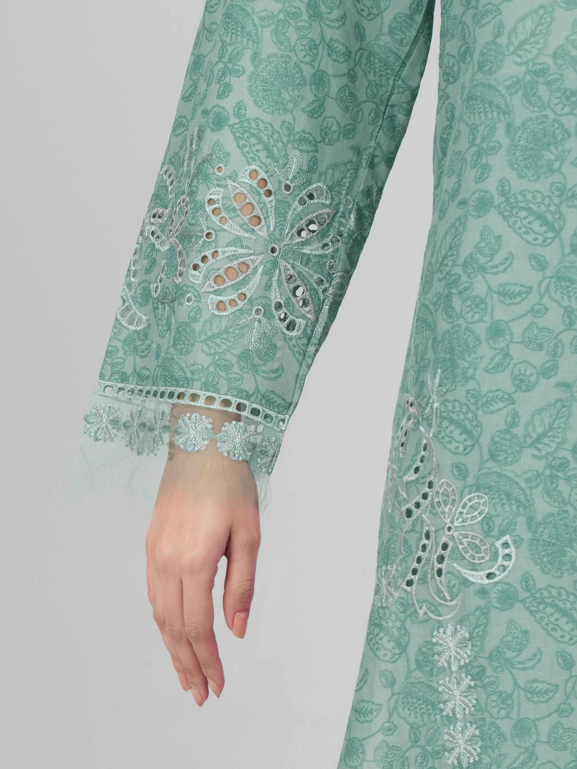 3 Piece Lawn Suit- Embroidered (Pret)