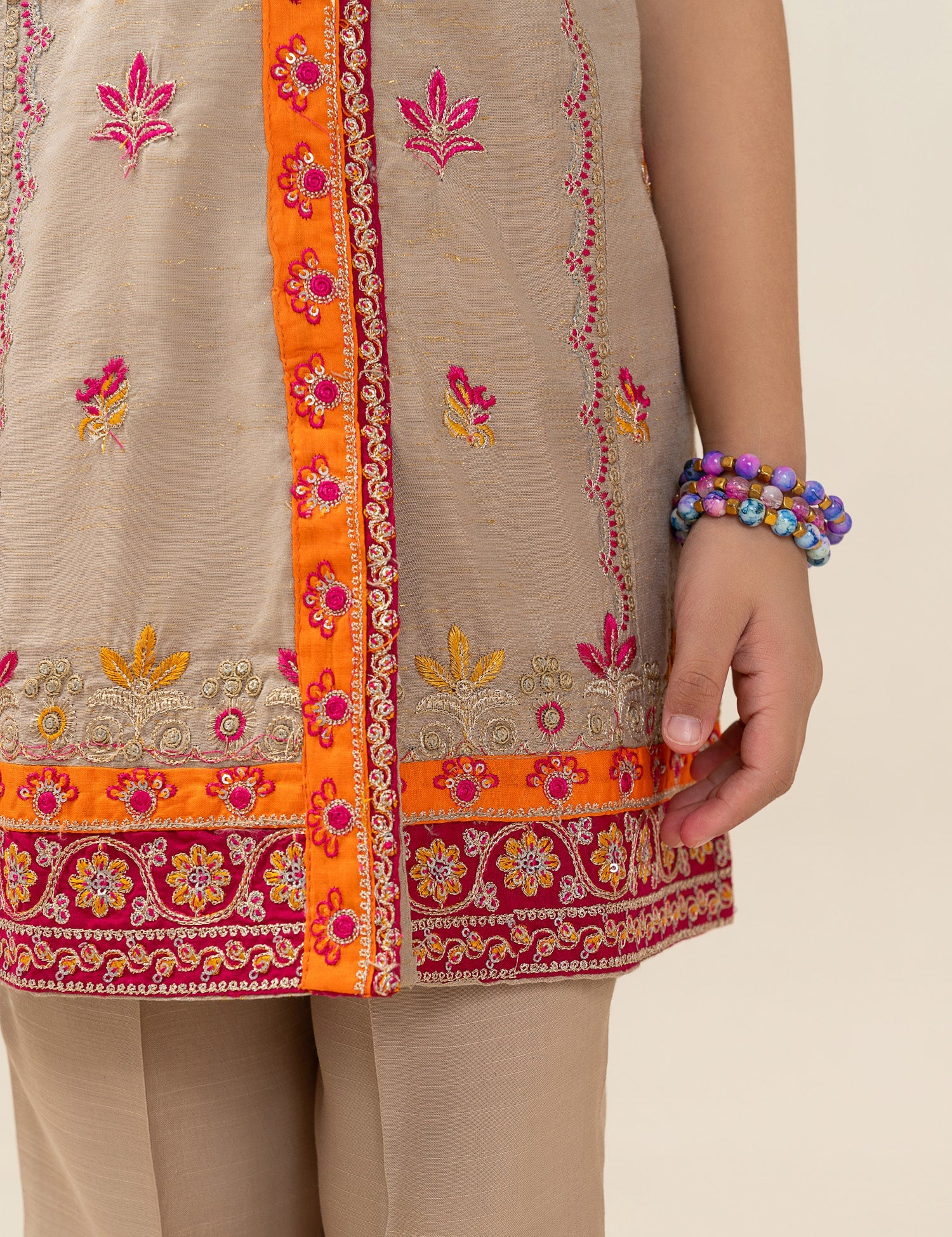 2 PIECE SLEEVELESS ETHNIC EMBROIDERED SUIT