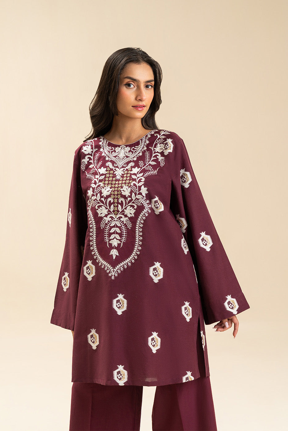 2 PIECE EMBROIDERED LUREX JACQUARD SUIT (PRET)