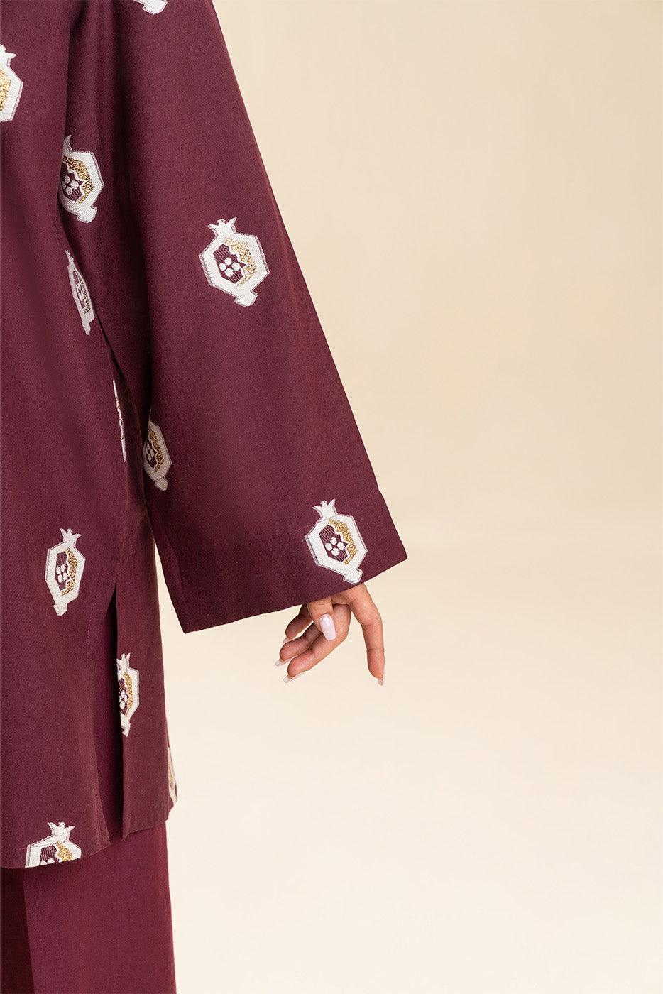 2 PIECE EMBROIDERED LUREX JACQUARD SUIT (PRET)
