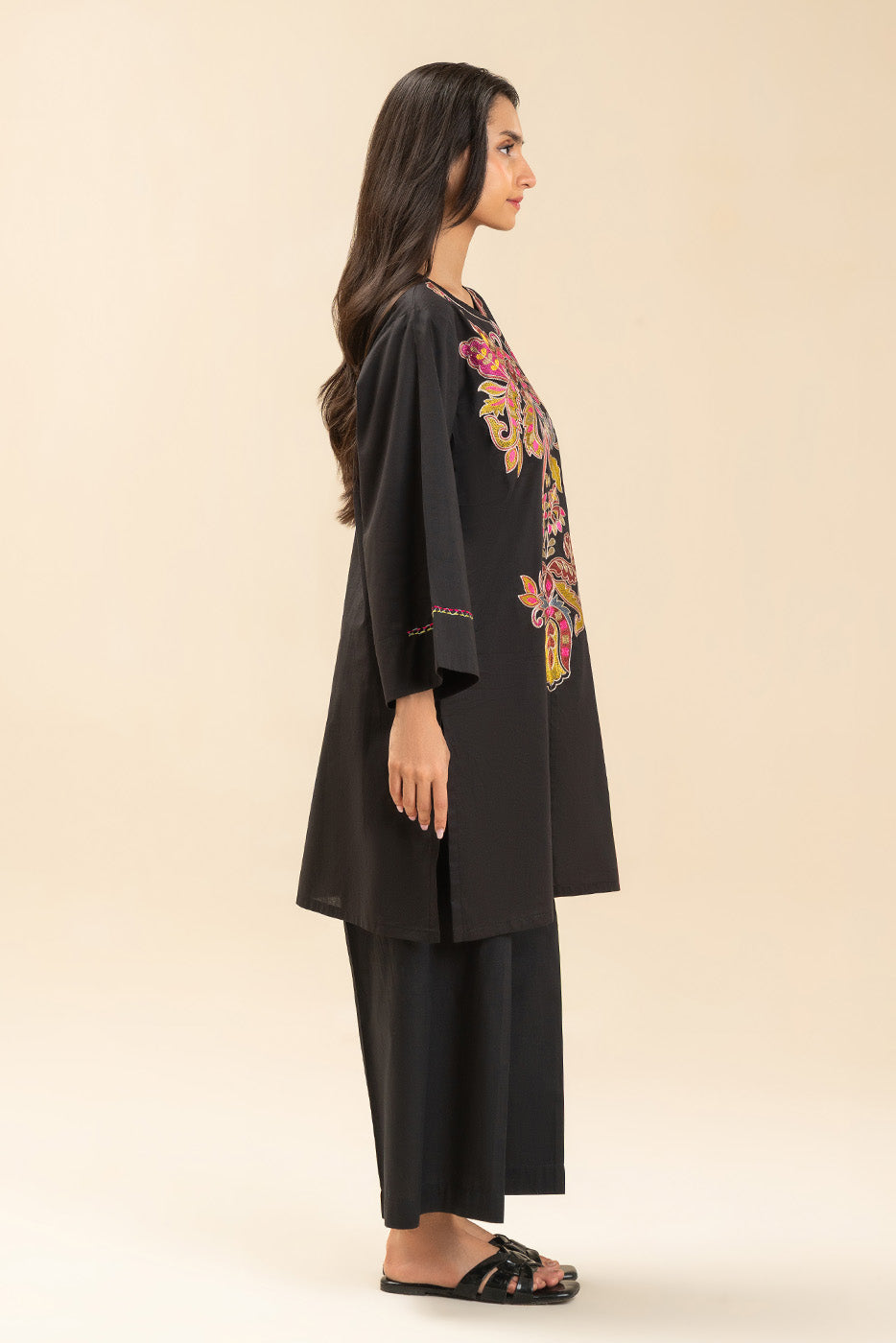 EMBROIDERED LAWN SHIRT (PRET)