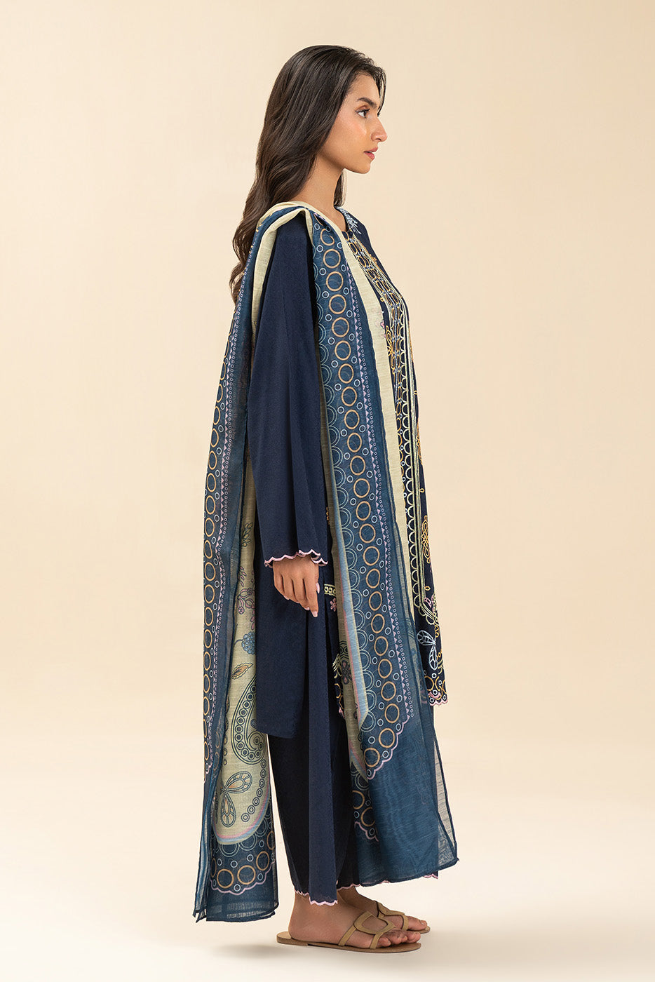 3 PIECE EMBROIDERED SELF JACQUARD SUIT (PRET)