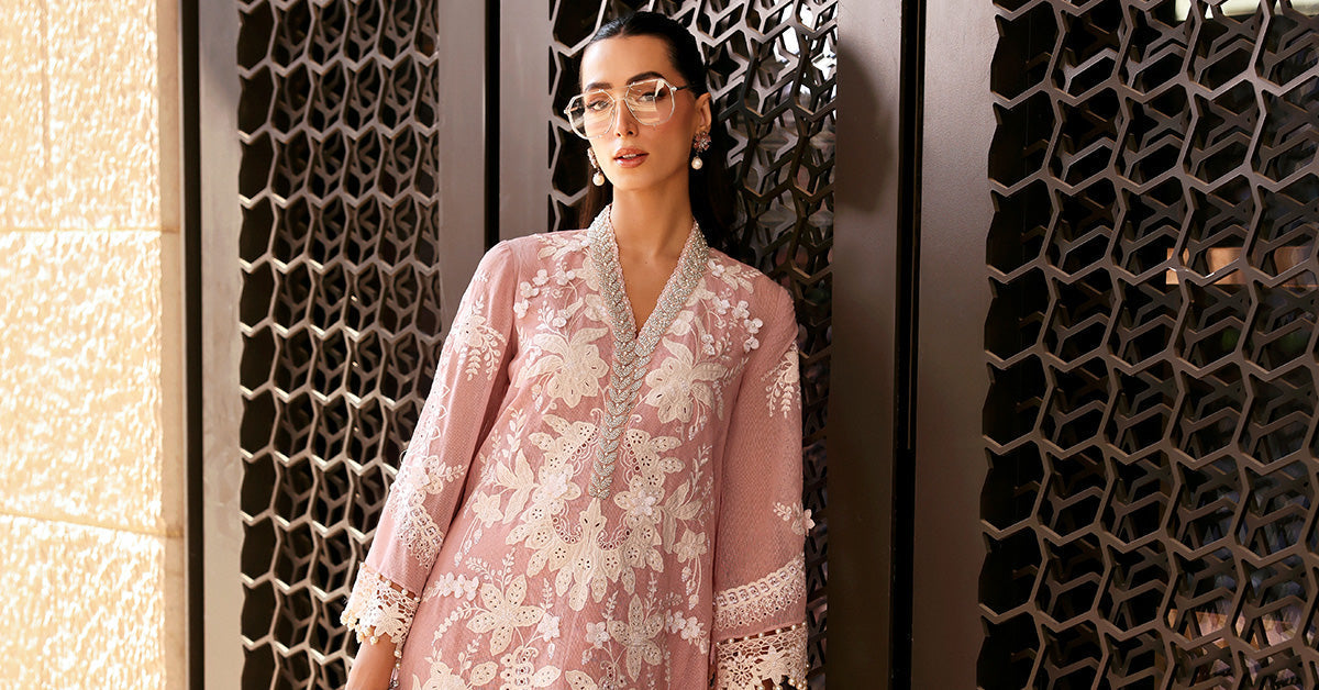 3 Piece Unstitched Embroidered Lawn Karandi Suit