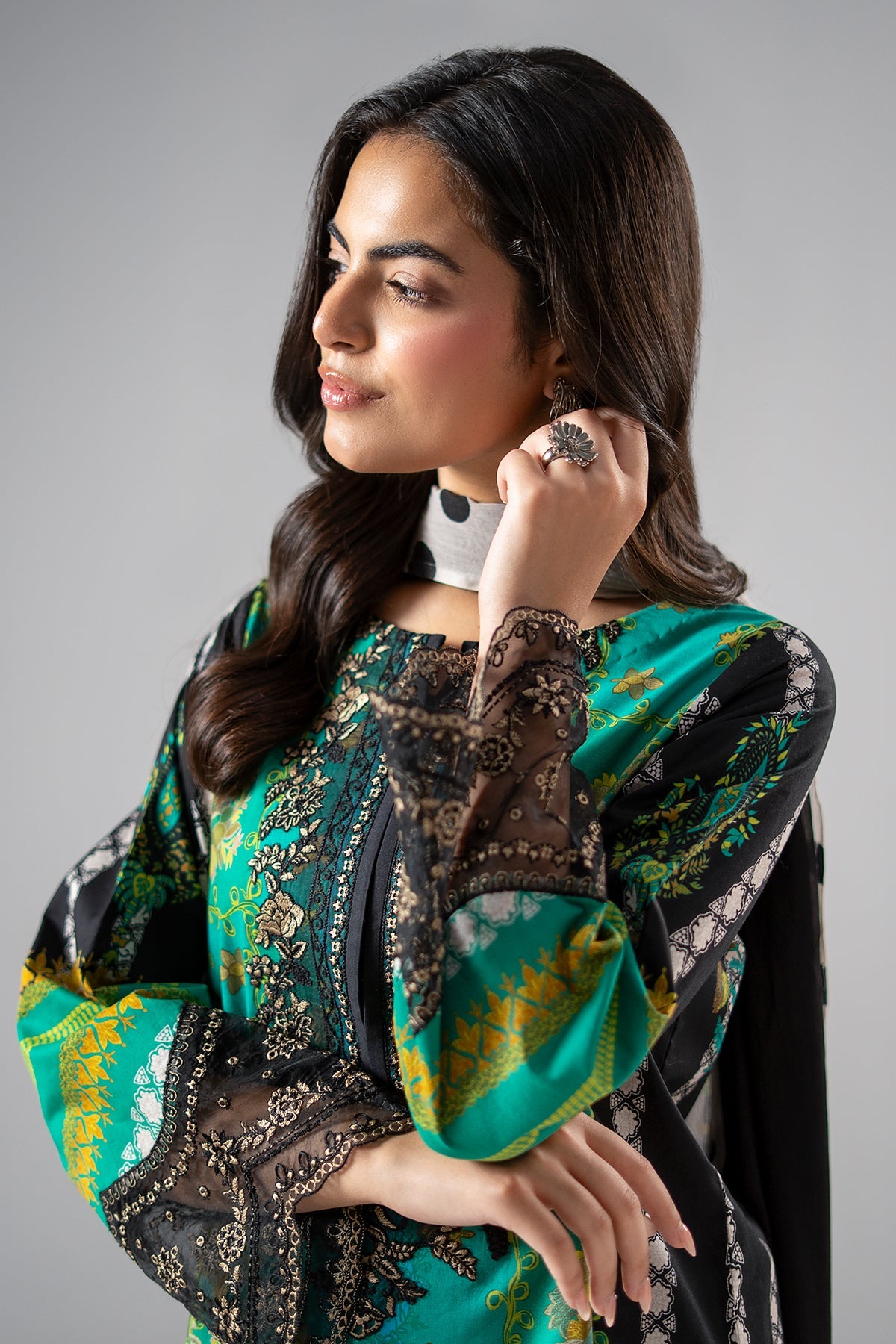 3-PC Embroidered  CNP-6-253