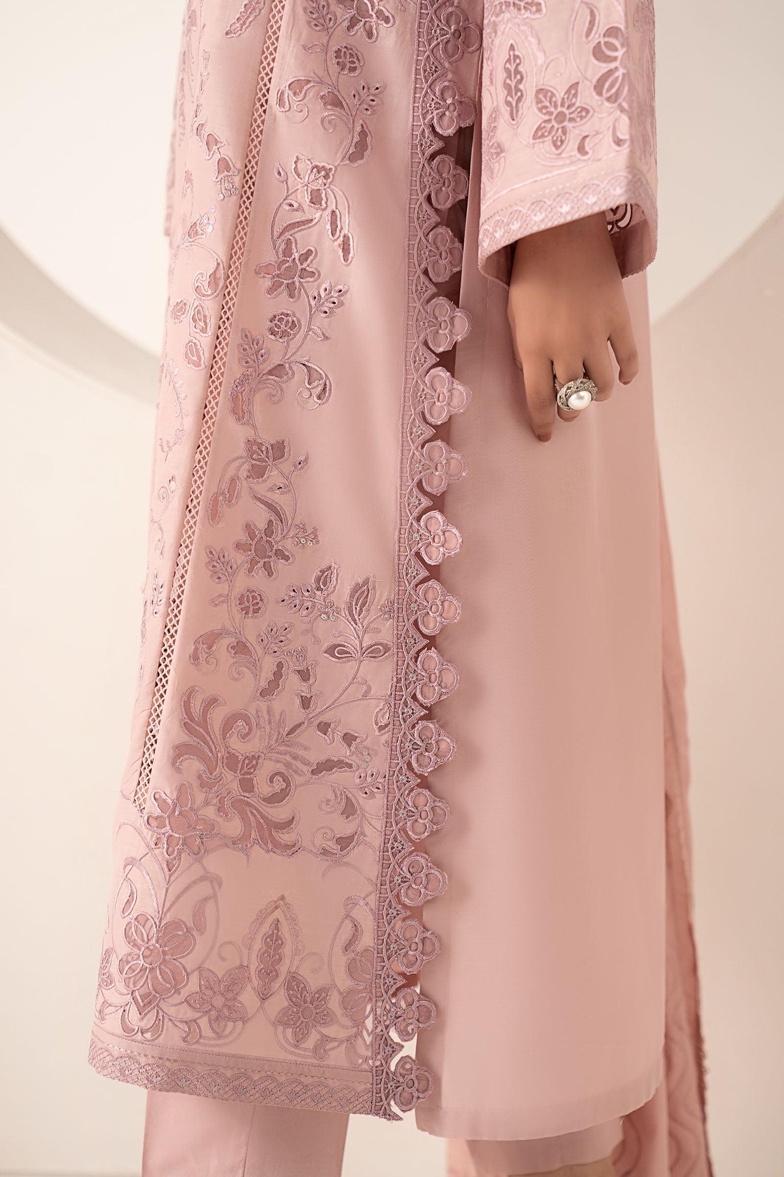 3 Piece Embroidered Lawn Suit
