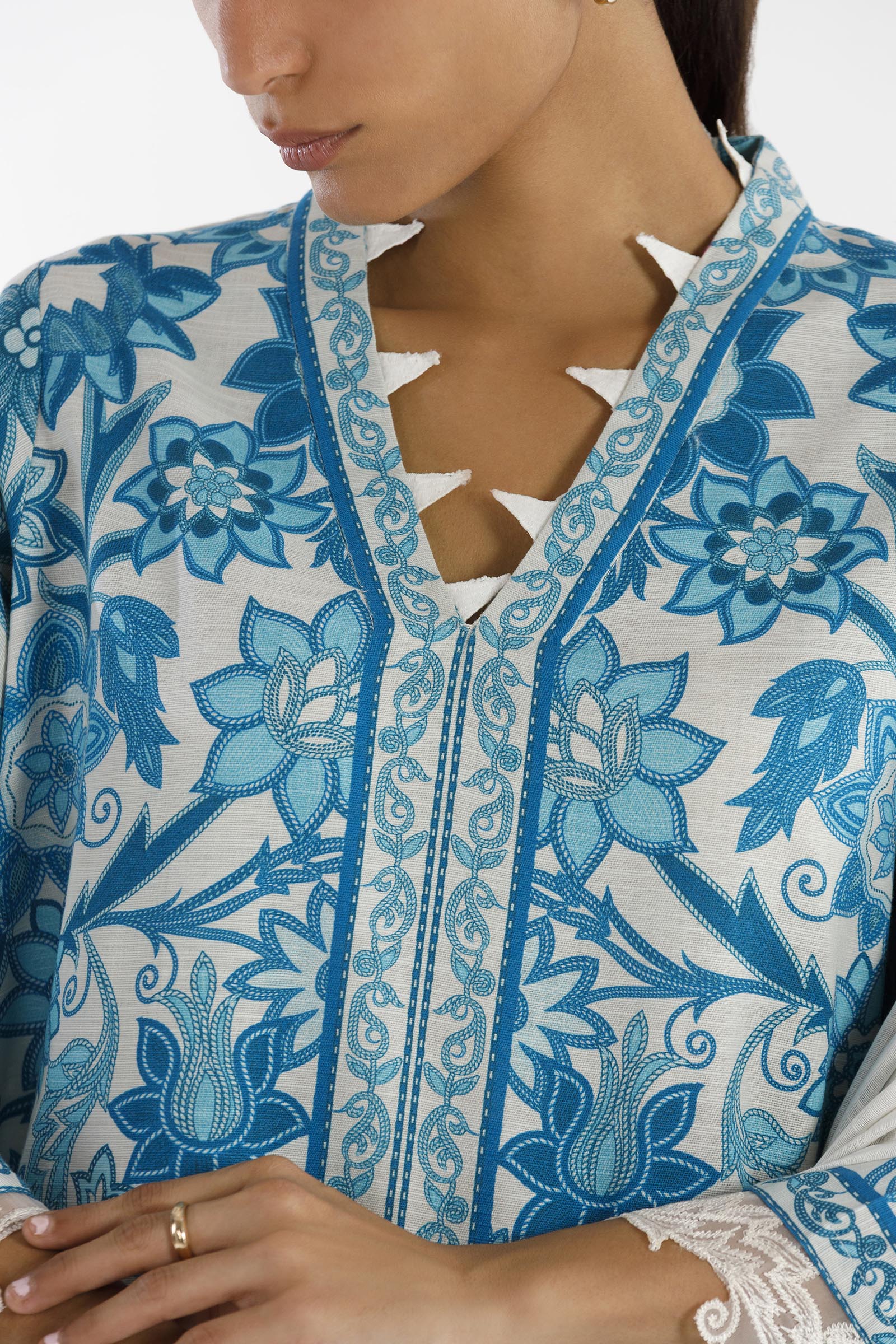 Stitched Printed Khaddar Shirt+ Dupatta