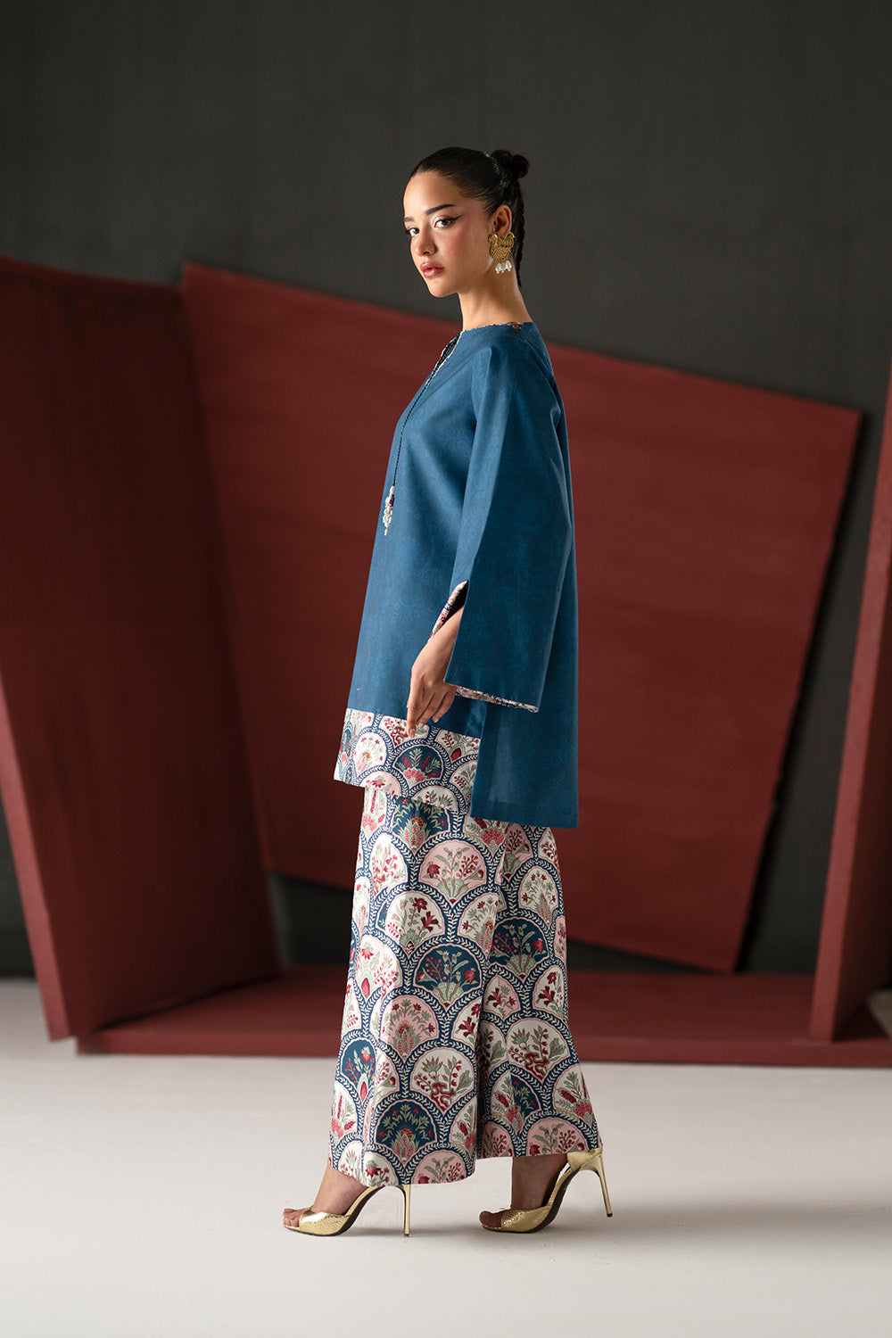 THALIA - MSS7038