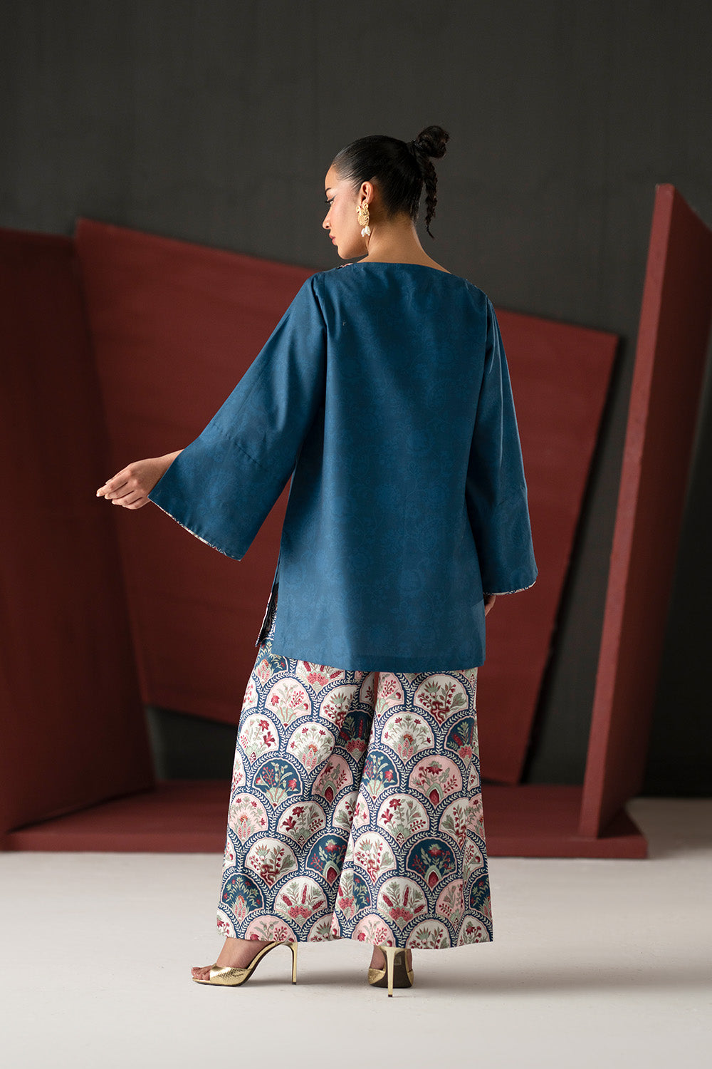 THALIA - MSS7038