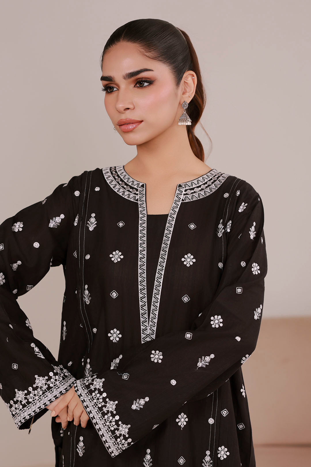 Embroidered Kurta - 2618