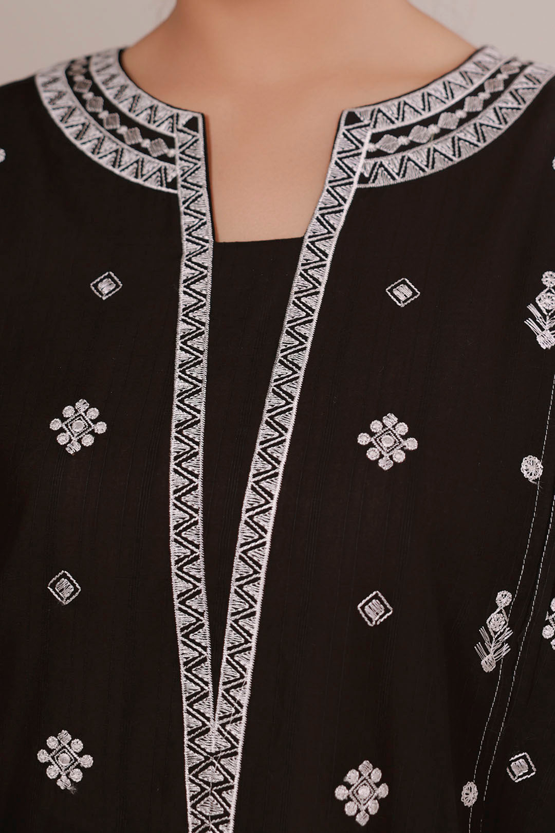 Embroidered Kurta - 2618