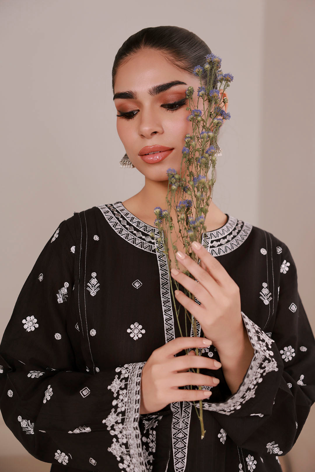 Embroidered Kurta - 2618