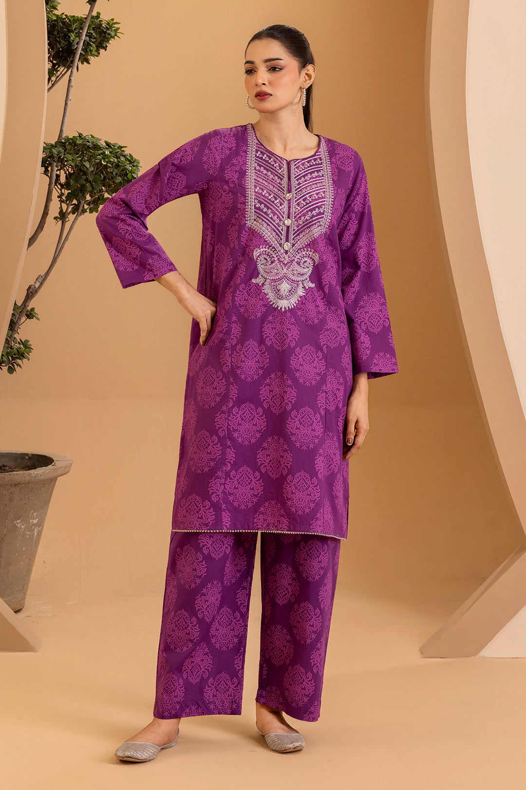 Embroidered Kurta Trouser - 1979