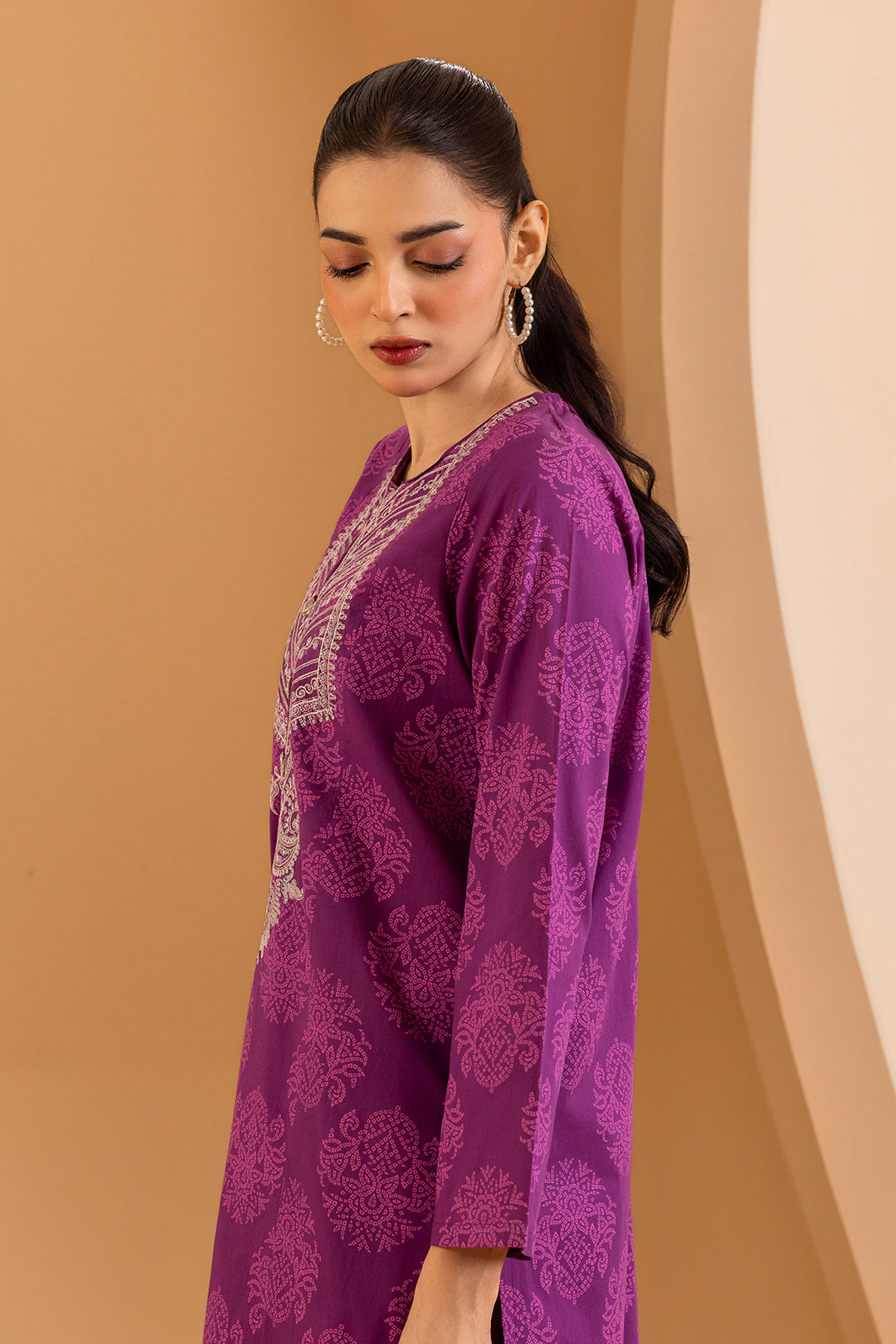 Embroidered Kurta Trouser - 1979