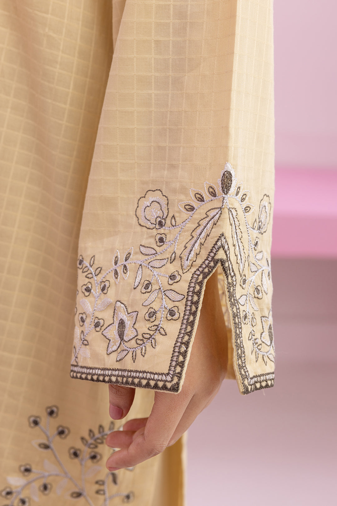 Embroidered Kurta Trouser - 2829