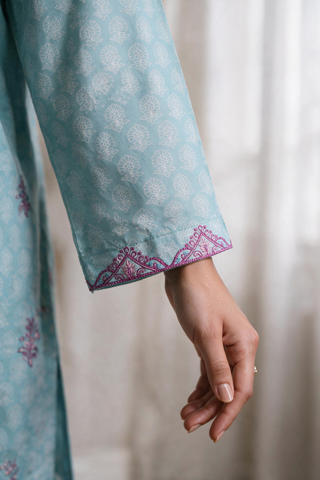 Embroidered Kurta Trouser - 2096