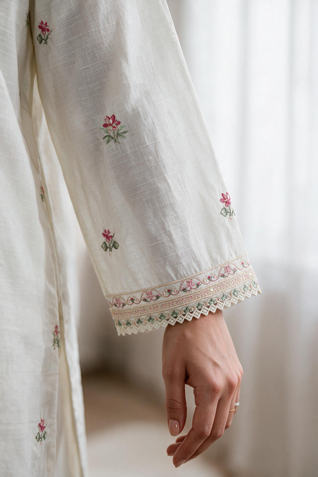 Embroidered Kurta Trouser - 3319