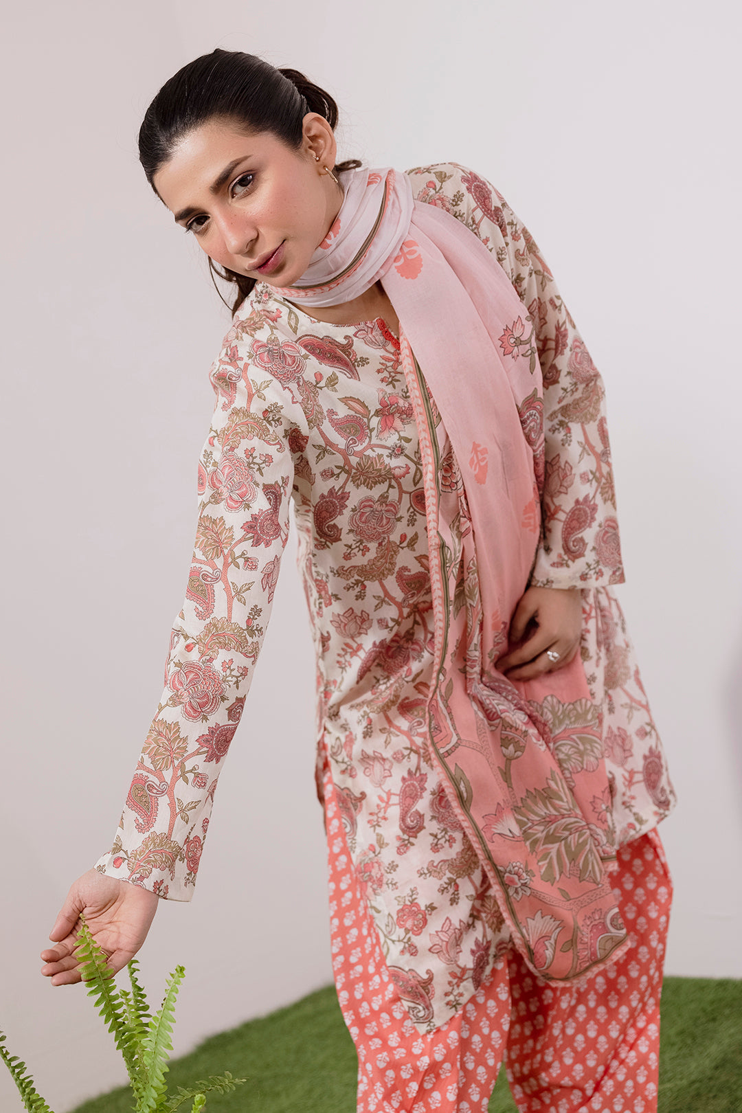 Kurta Dupatta Trouser - 1955
