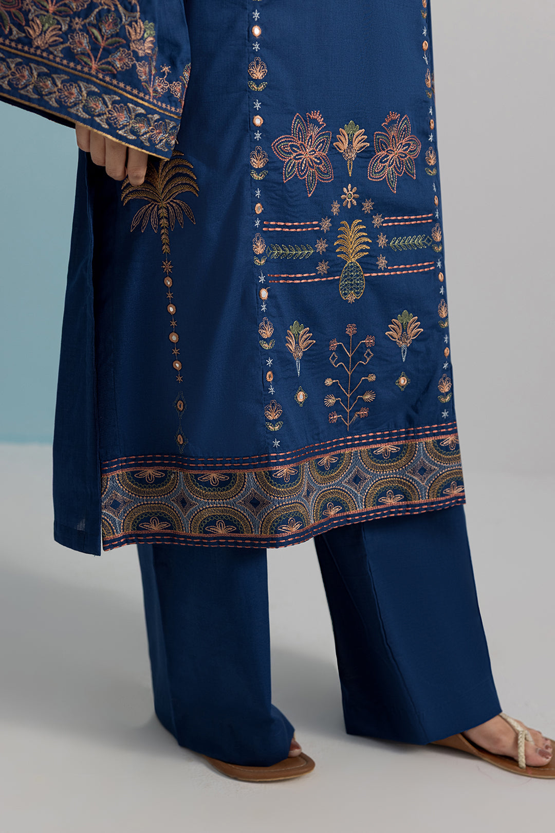 Embroidered Kurta Trouser - 2538