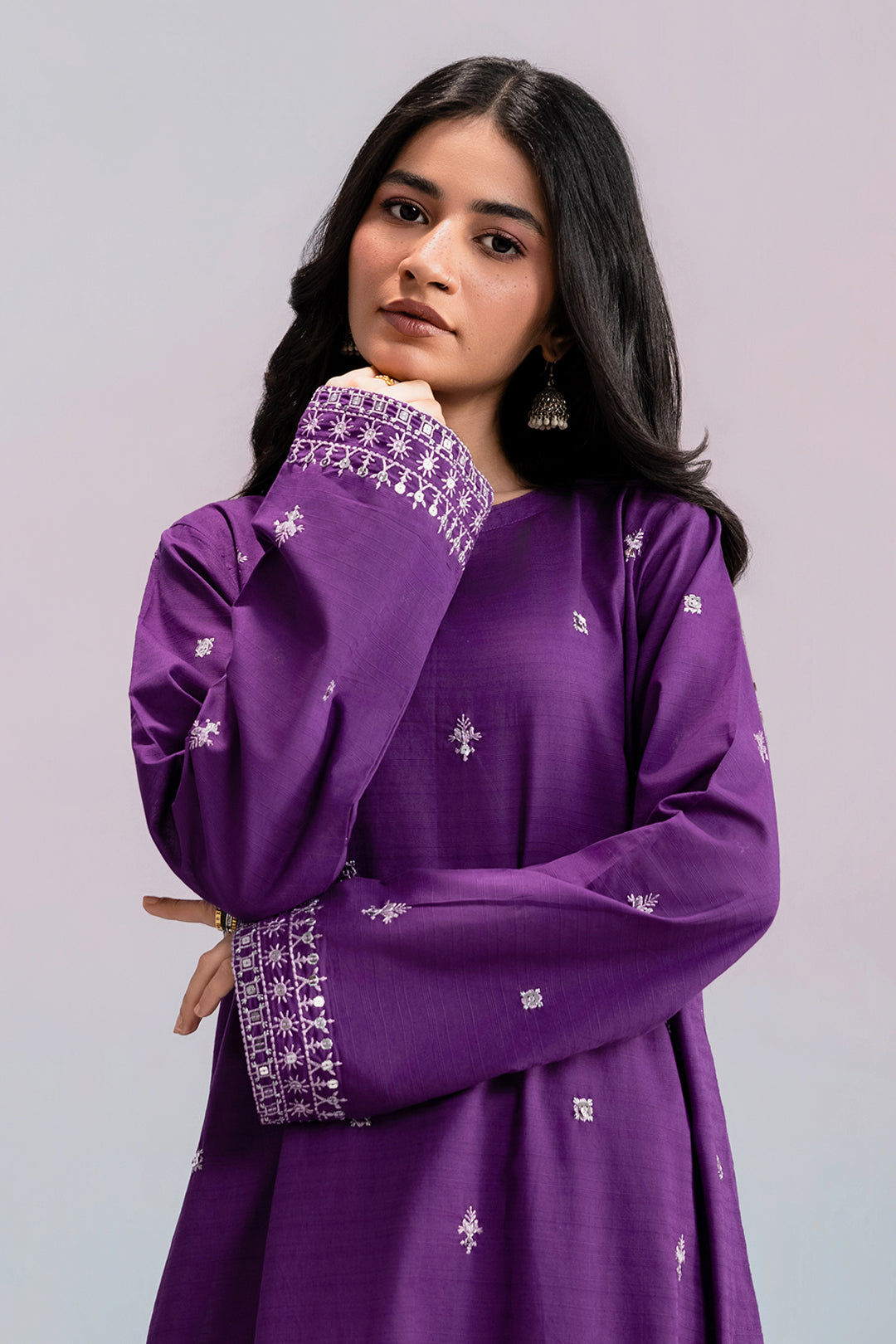 Embroidered Kurta Trouser - 2582