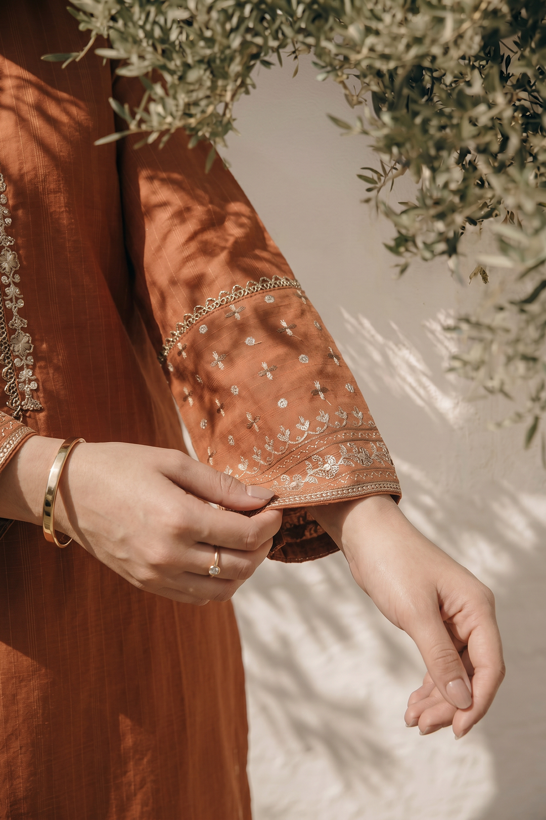 Embroidered Kurta Shawl Trouser - 2521