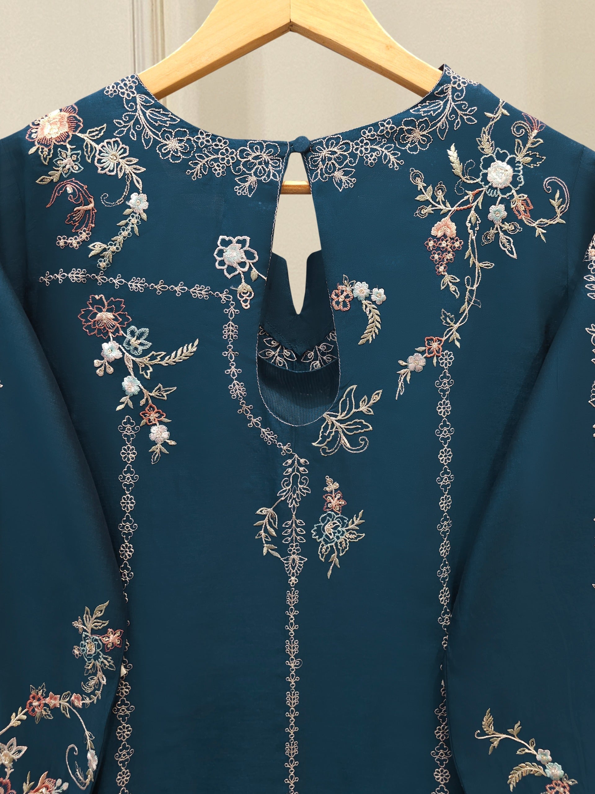 3 Piece - Pure Khaddi Silk Embroidered  Suit S114823