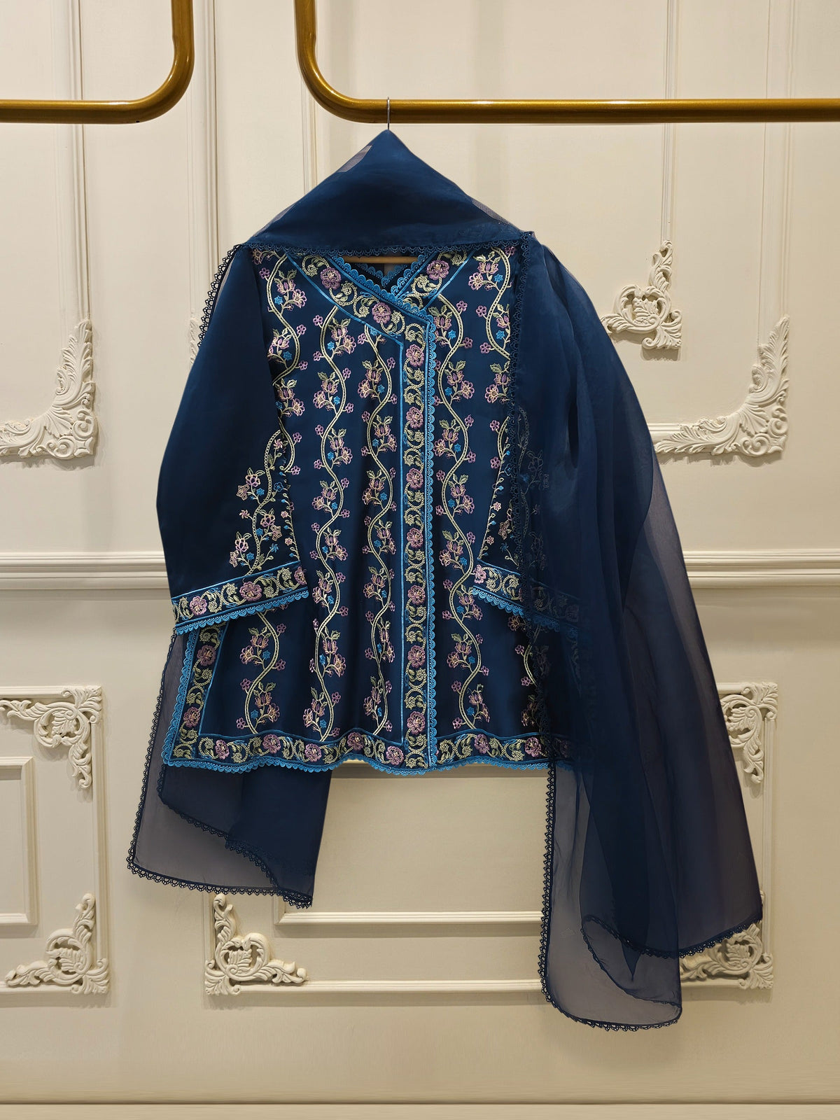 3 Piece- Pure  Sheesha Silk Embroidered Suit S115078