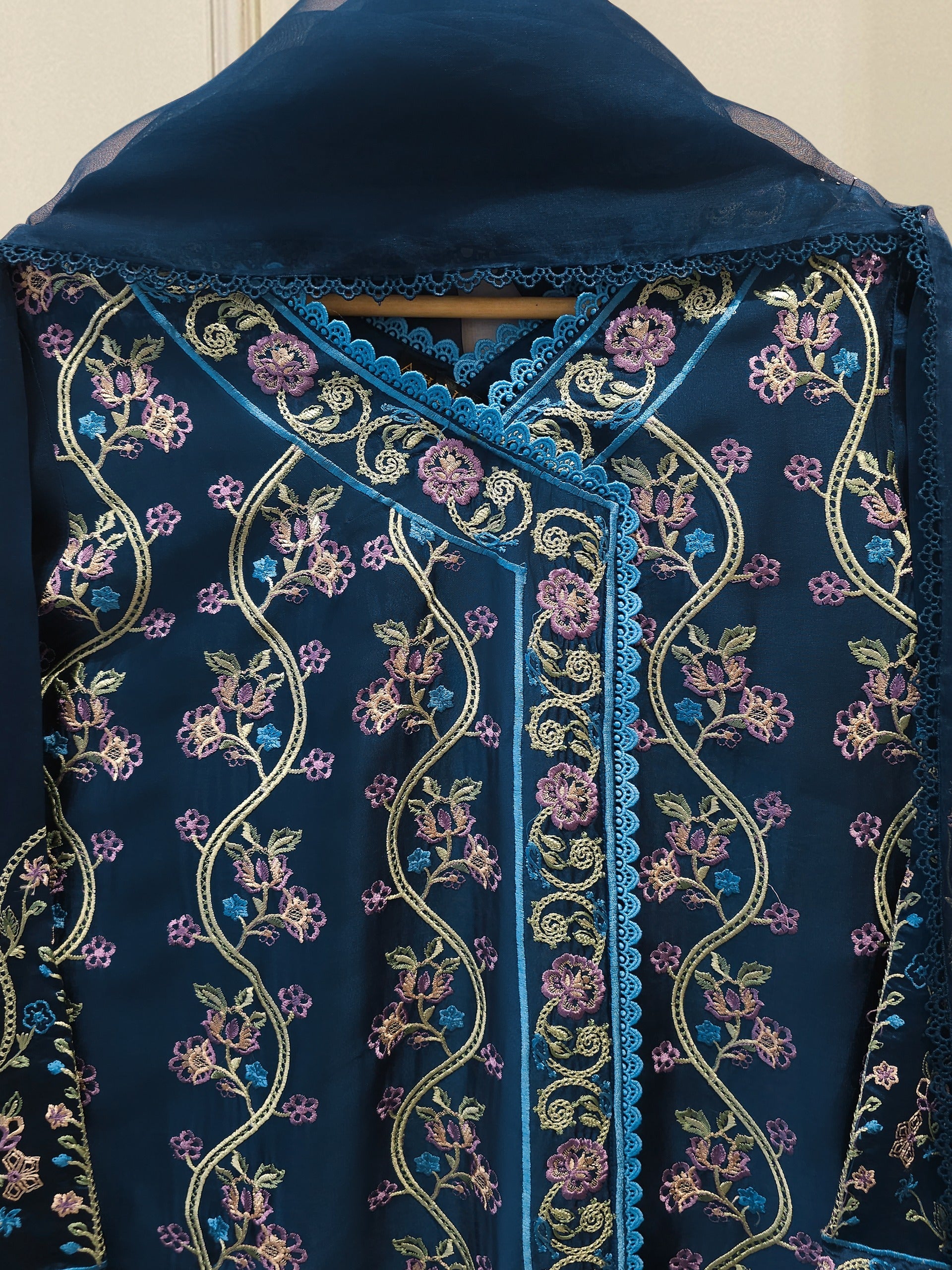 3 Piece- Pure  Sheesha Silk Embroidered Suit S115078