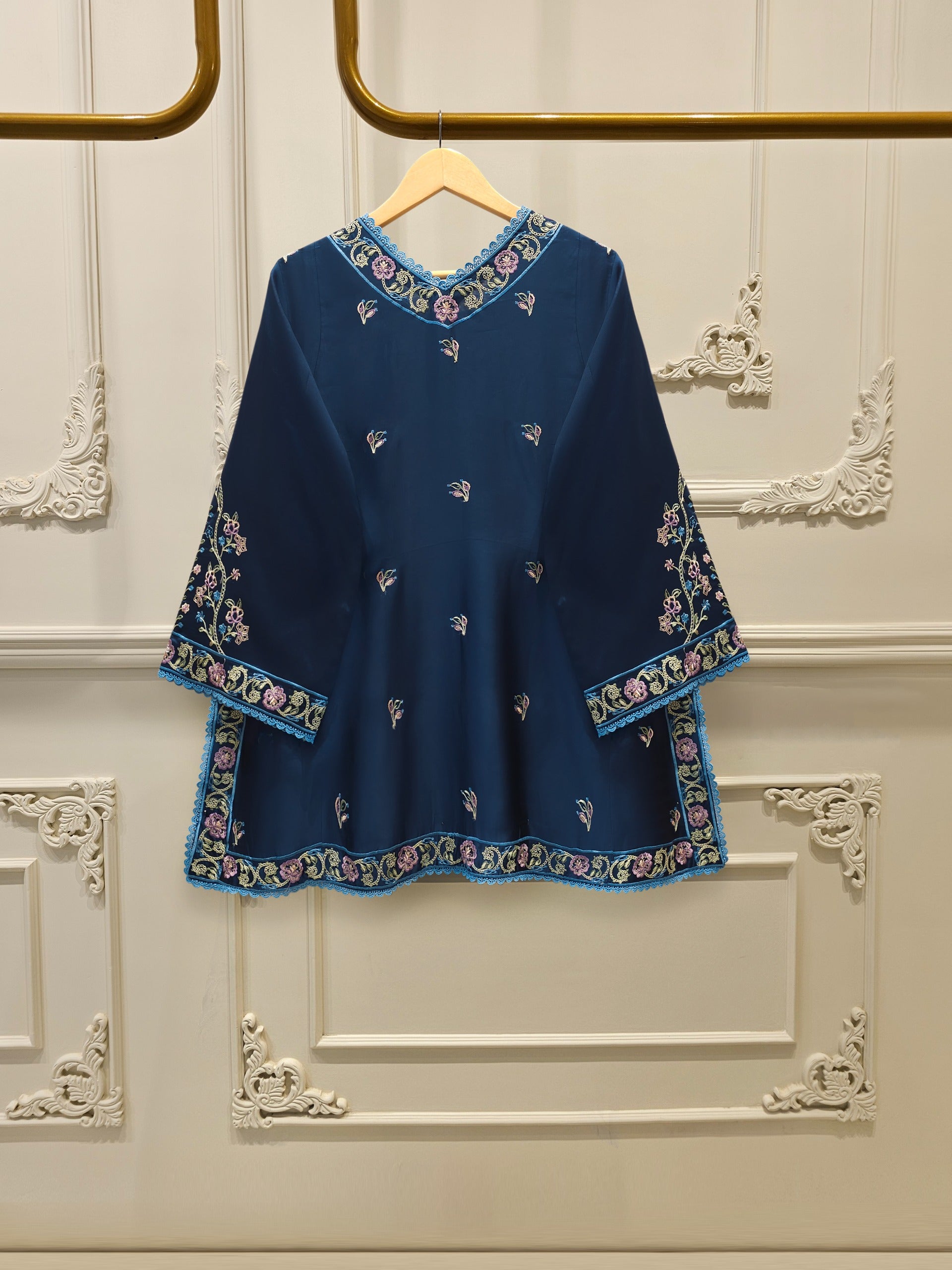 3 Piece- Pure  Sheesha Silk Embroidered Suit S115078