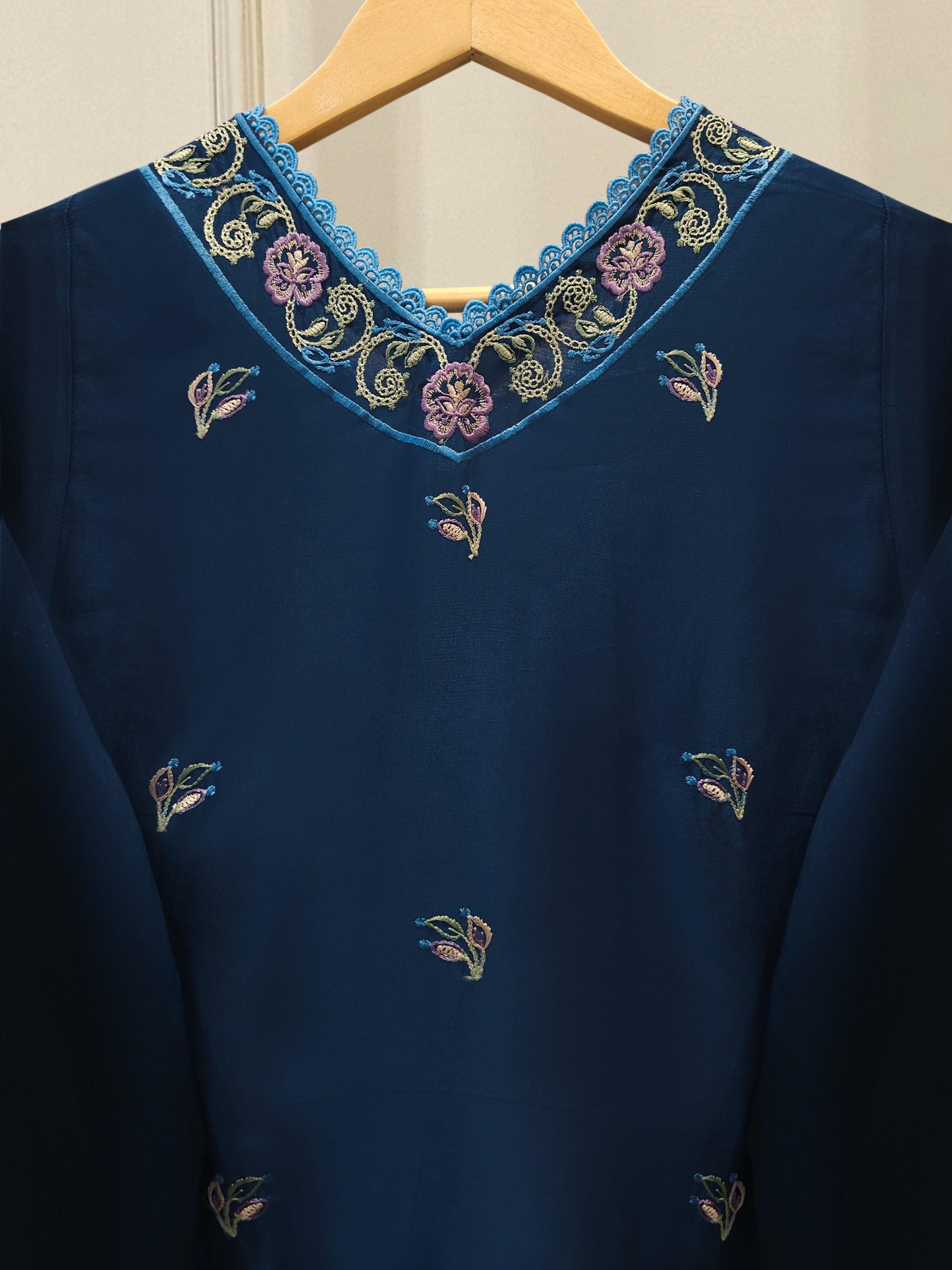 3 Piece- Pure  Sheesha Silk Embroidered Suit S115078