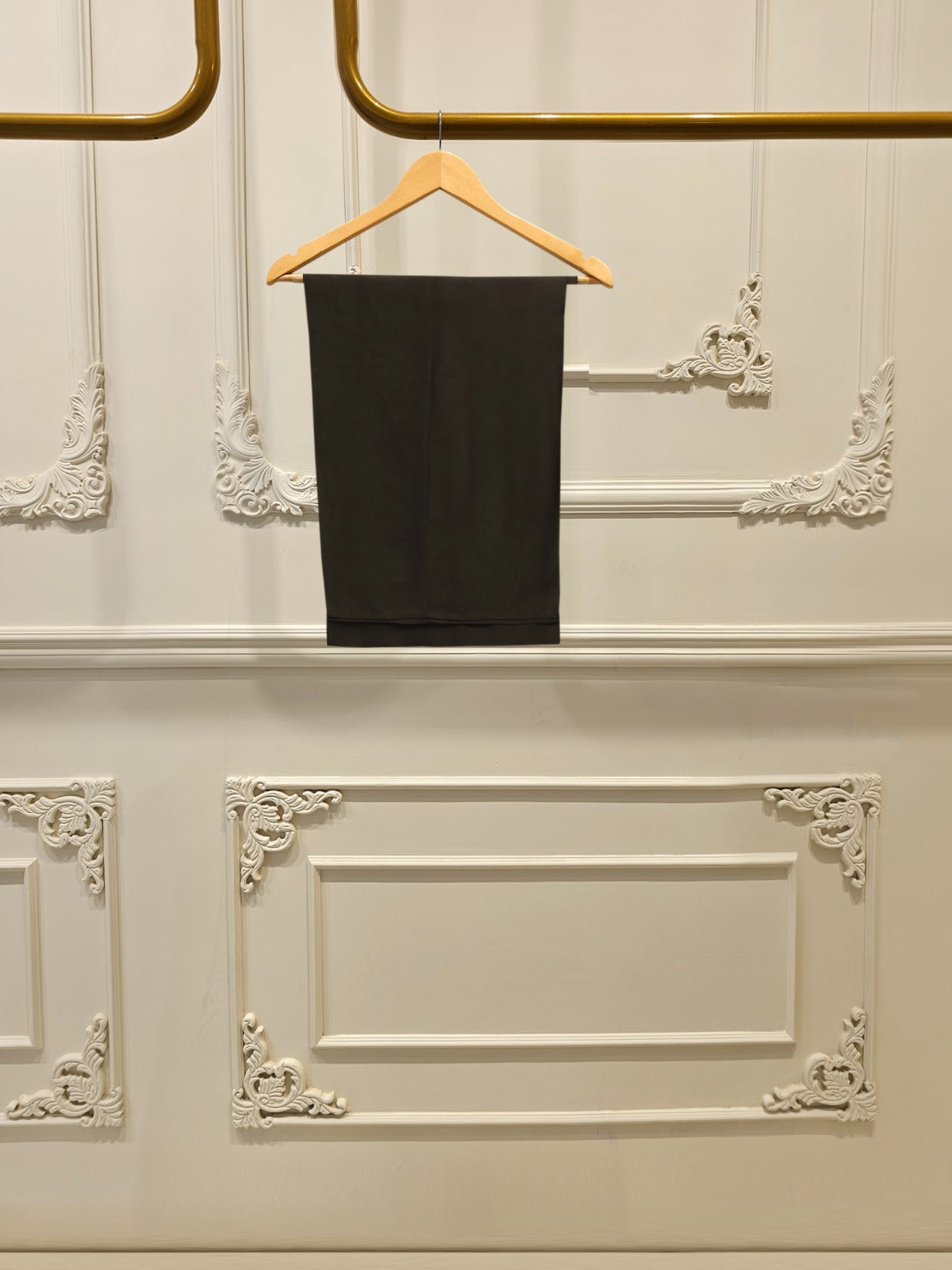3 Piece- Pure  Sheesha Silk Embroidered Suit S115087