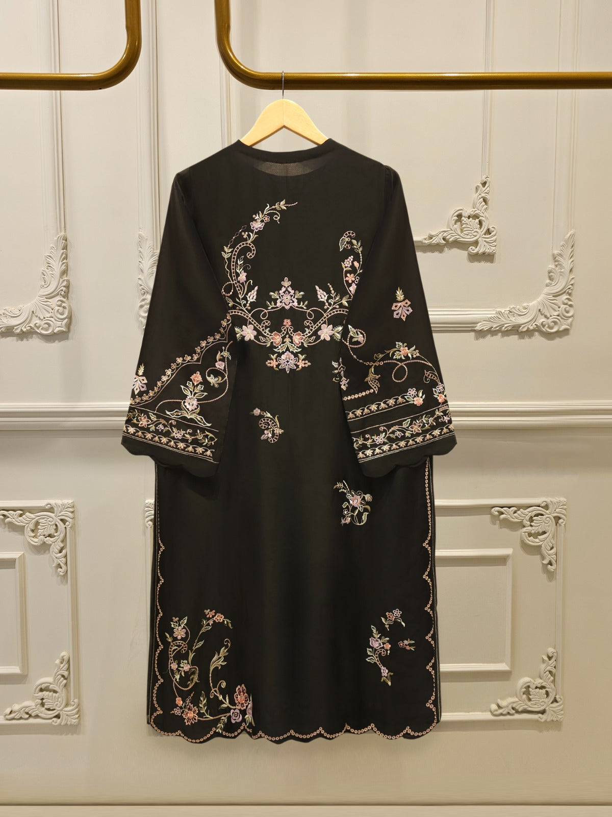 3 Piece- Pure  Sheesha Silk Embroidered Suit S115087