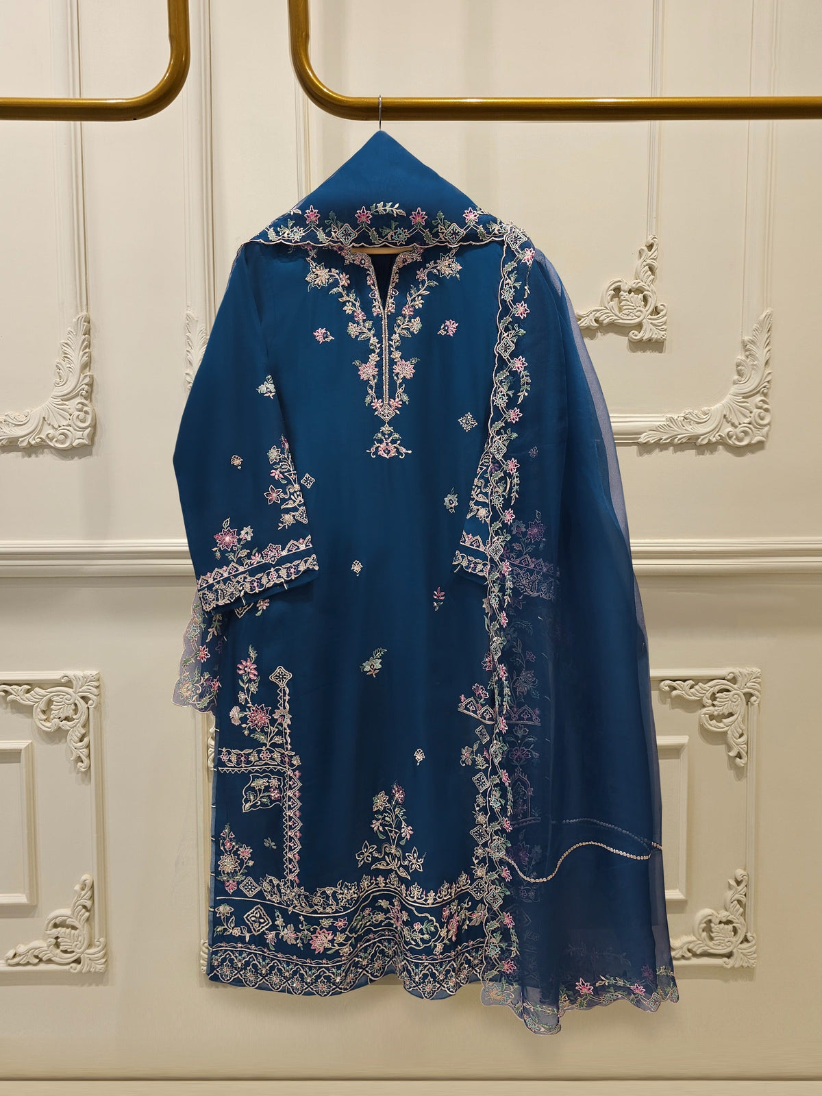 3 Piece - Pure Khaddi Silk Embroidered  Suit S115237