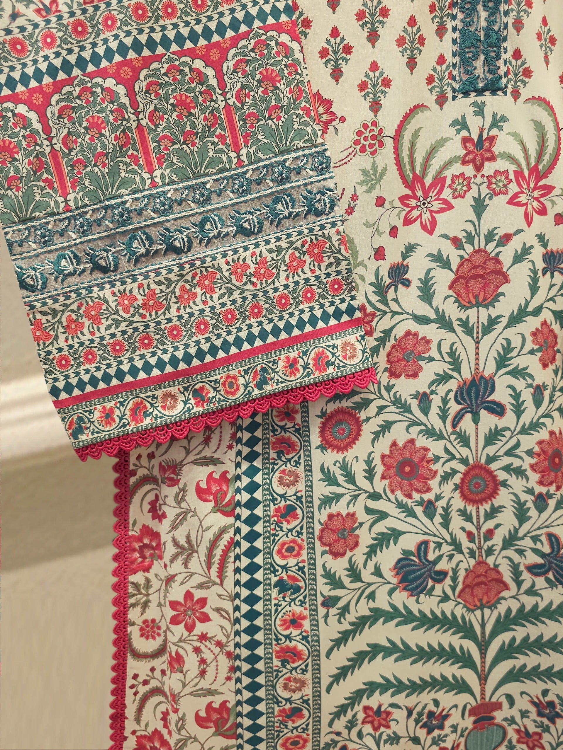 2 Piece Digital Printed Lawn Suit S115231
