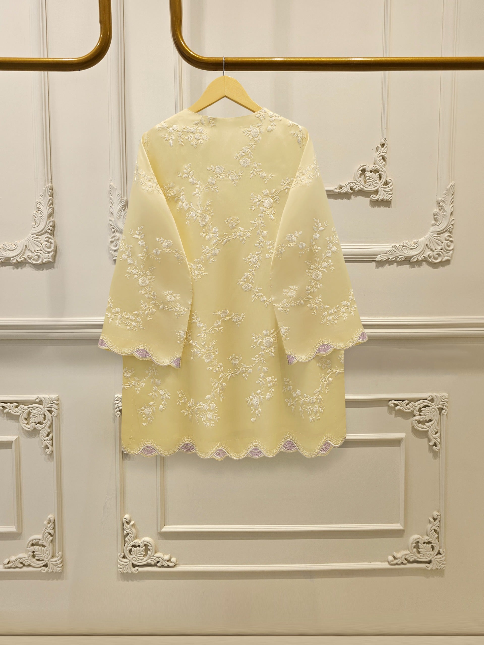3 Piece- Pure  Sheesha Silk Embroidered Suit S115271